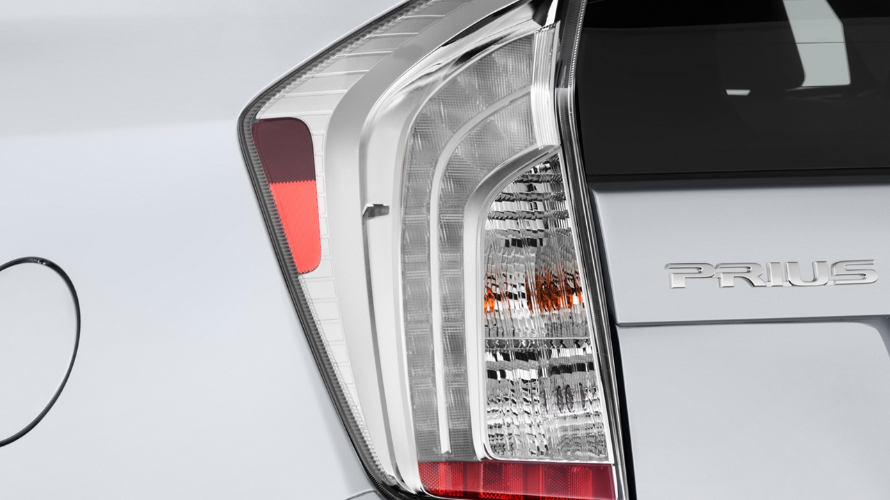 2015 Toyota Prius Plug In 5dr HB (Natl) Tail Light
