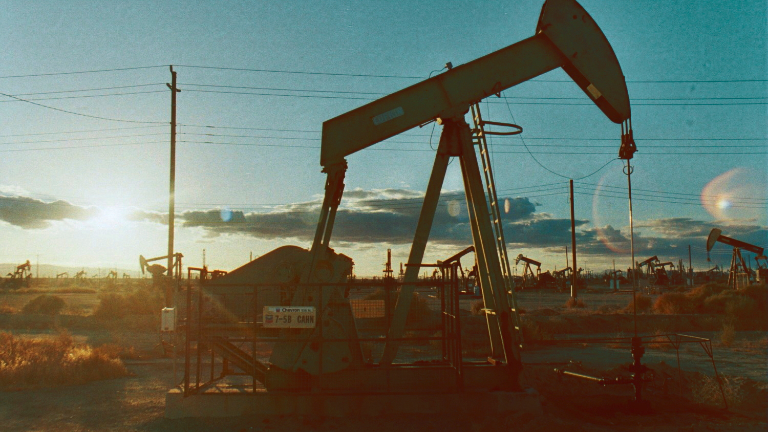 Oil field (Image: Flickr user johnny choura, used under CC license)