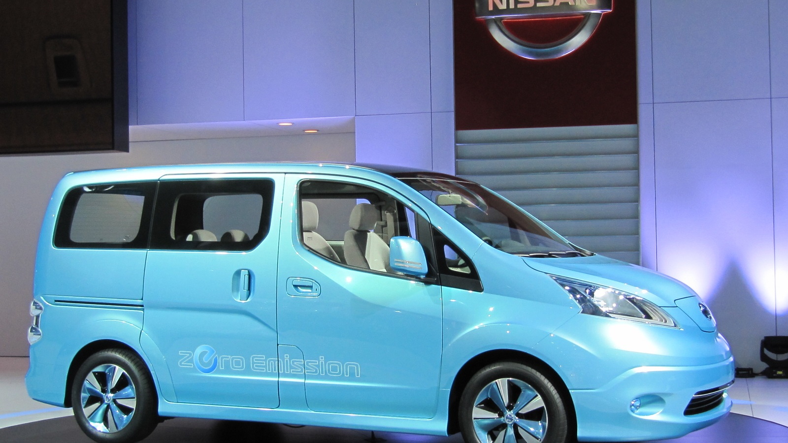 Nissan e-NV 200 Concept electric minivan, 2012 Detroit Auto Show