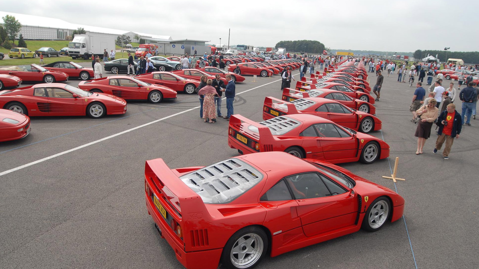 40 Ferrari F40s celebrate the car’s 20th birthday in 2007