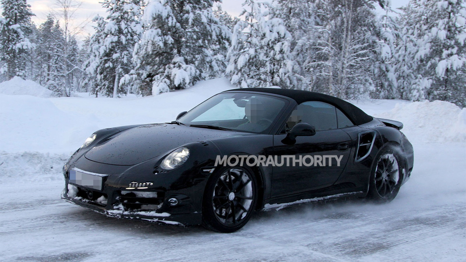 2014 Porsche 911 Turbo Cabriolet spy shots