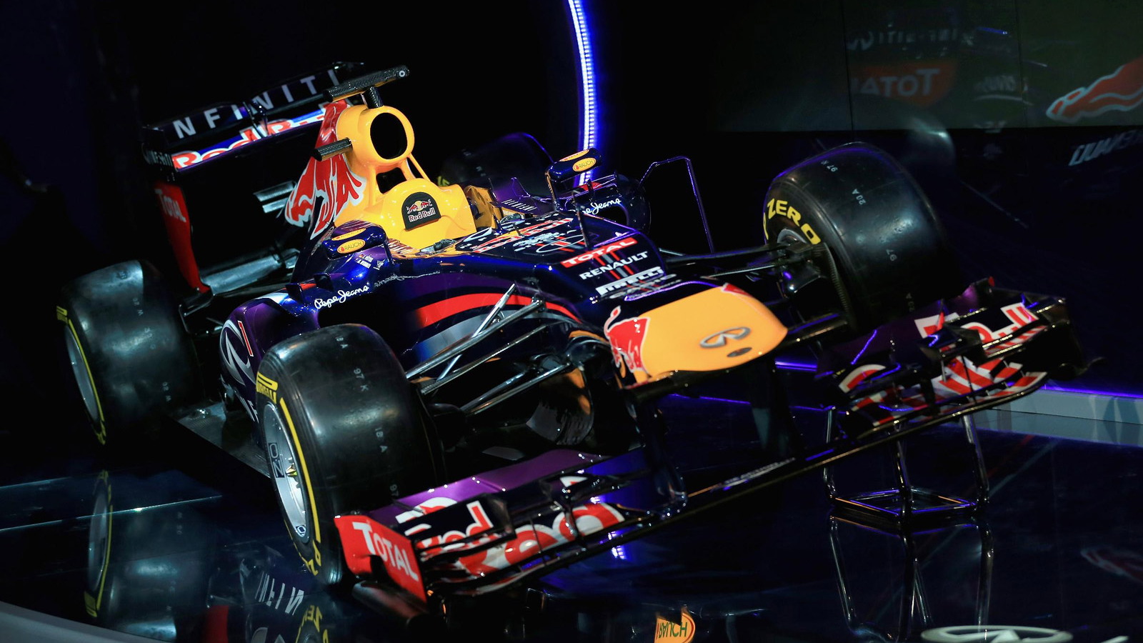 Red Bull Racing RB9 2013 Formula One race car