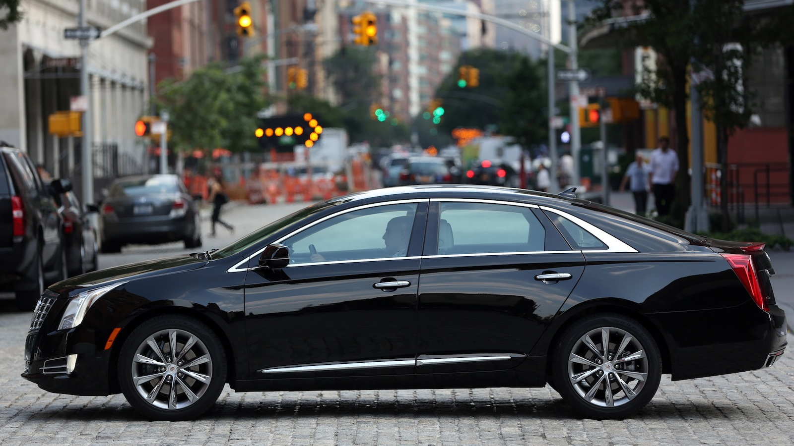 2013 Cadillac XTS - image: Cadillac