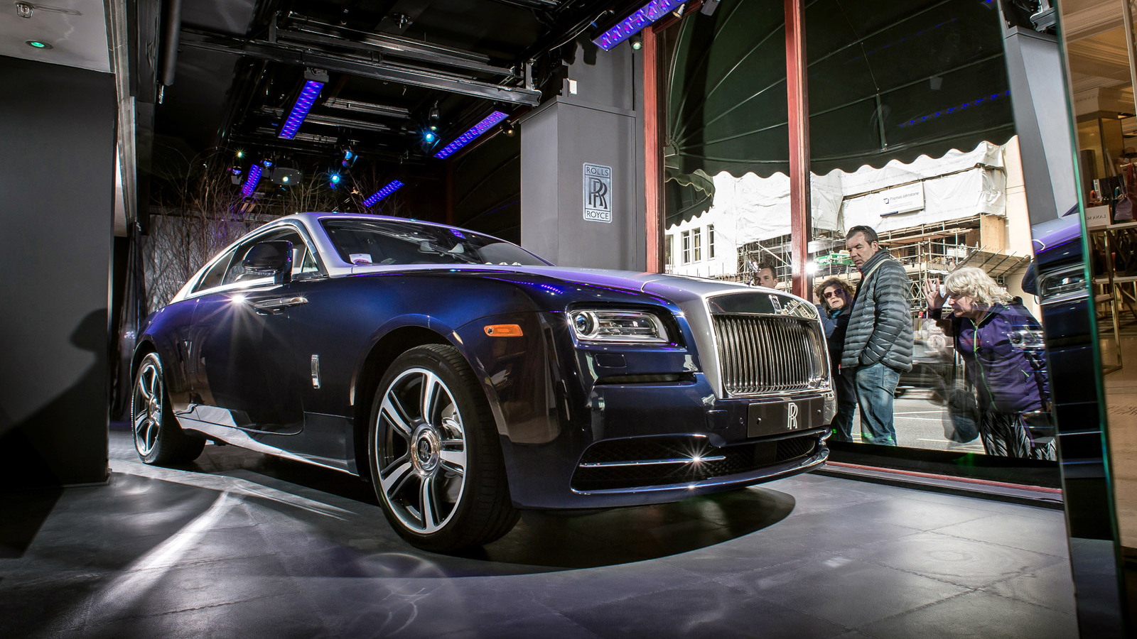 2014 Rolls-Royce Wraith at Harrods, London