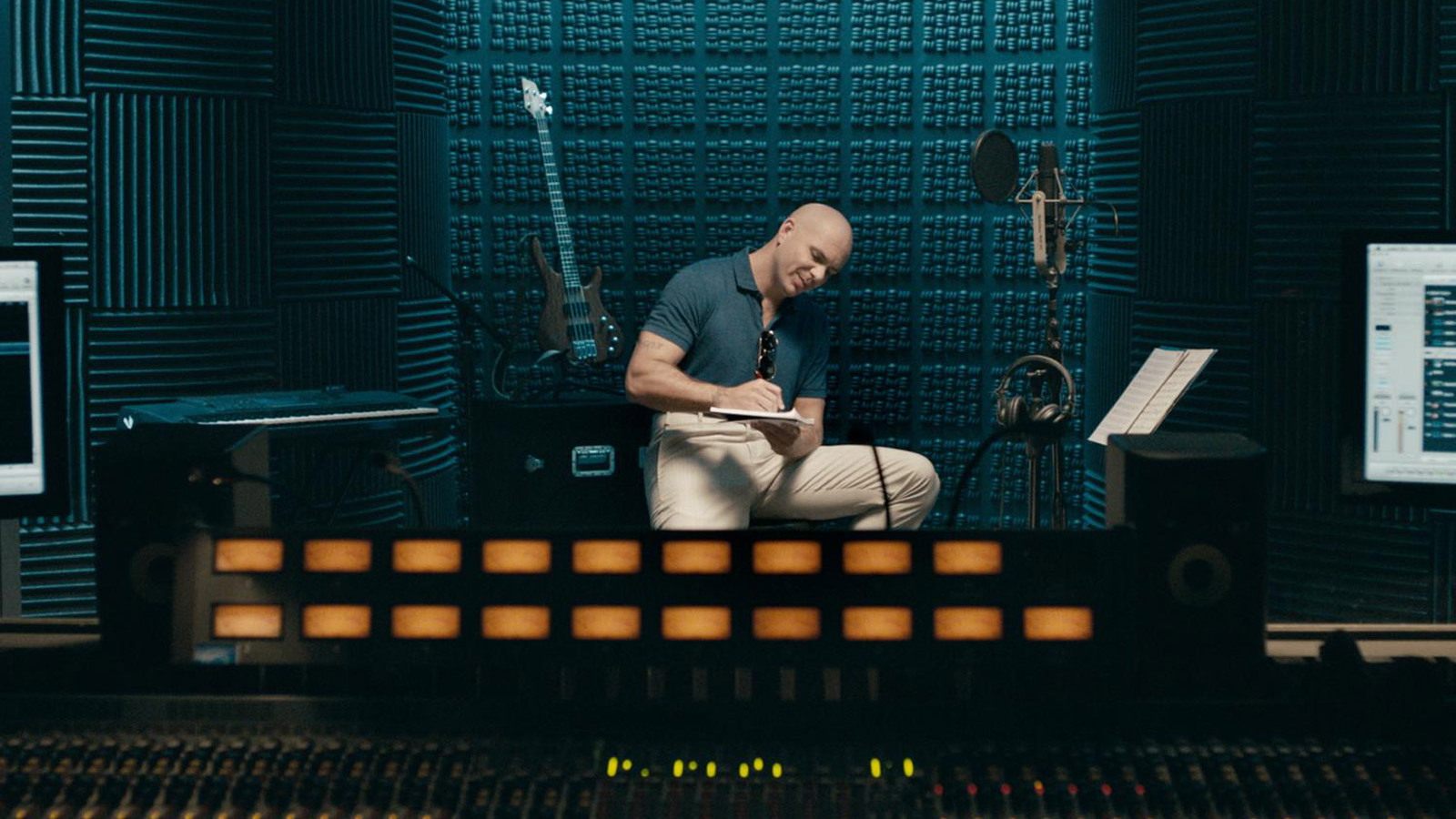 Rapper Pitbull stars in ‘Your Rules’ ad campaign for the 2013 Dodge Dart
