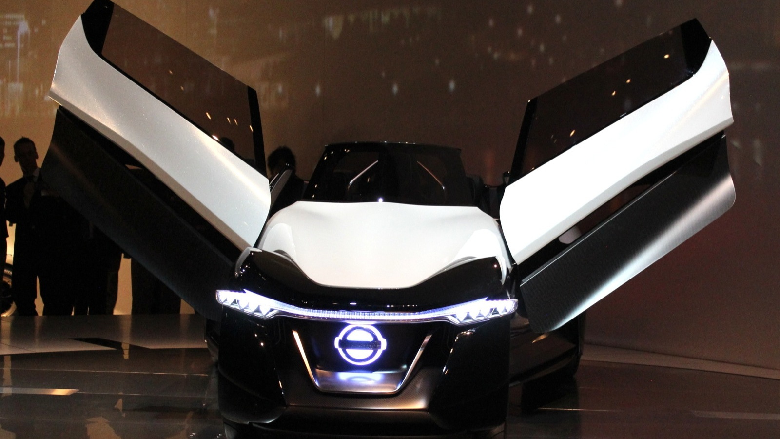 Nissan BladeGlider Electric Sports Car Concept  -  2013 Tokyo Motor Show live shots (preview event)