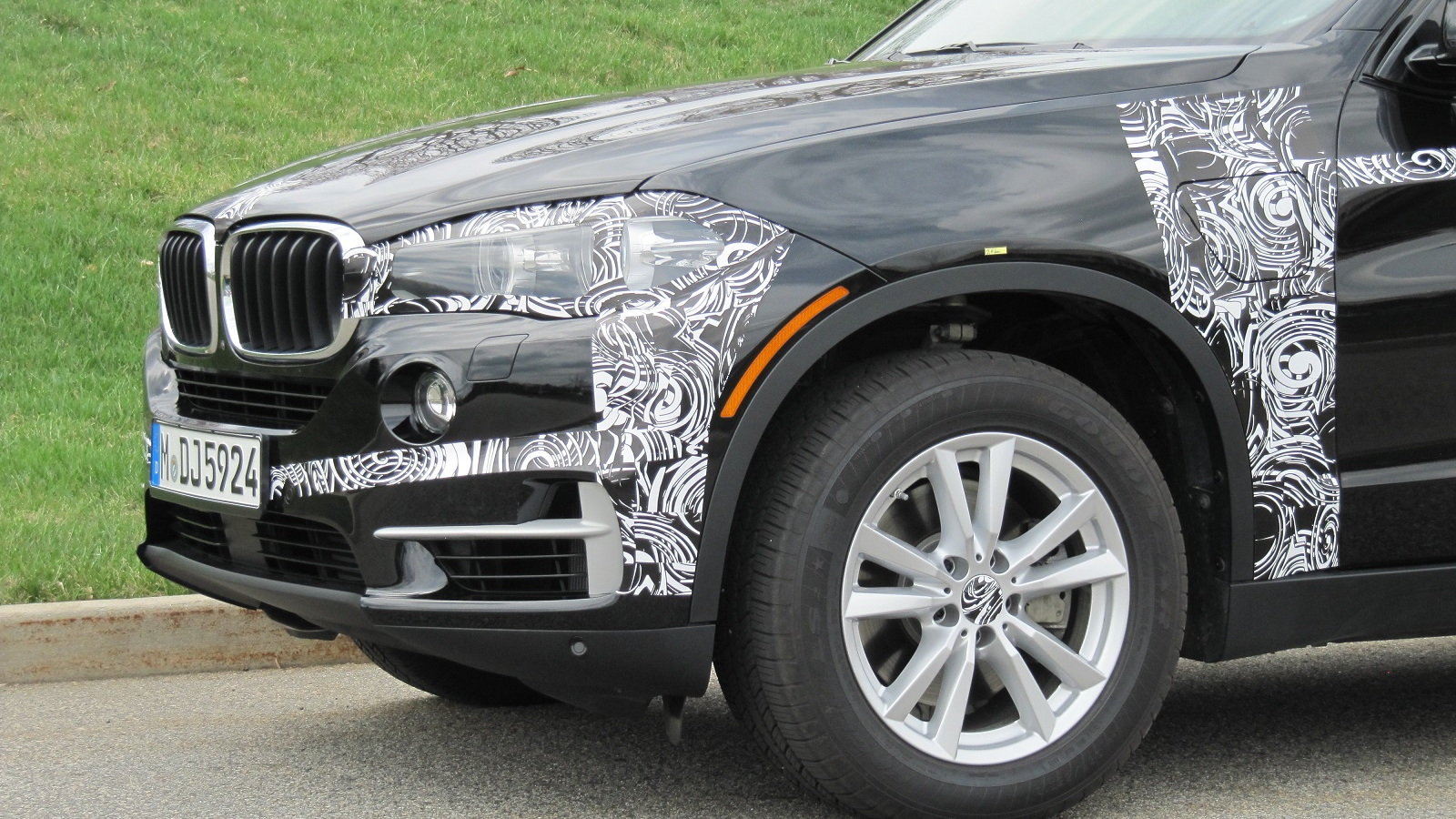BMW X5 e-Drive plug-in hybrid prototype, test drive, Woodcliff Lake, NJ, April 2014