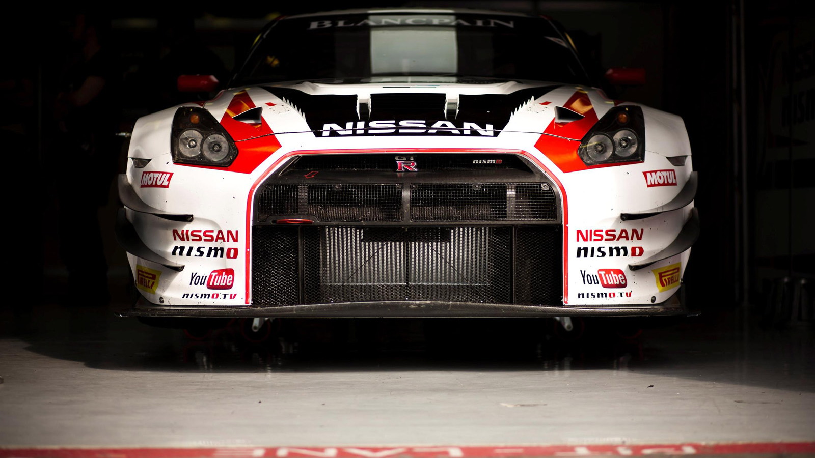 2014 Nissan GT-R NISMO GT3 race car