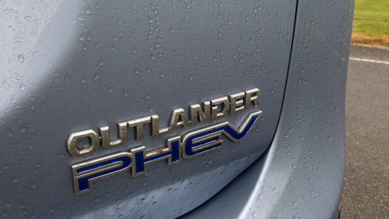 Mitsubishi Outlander Plug-In Hybrid quick drive (European model)