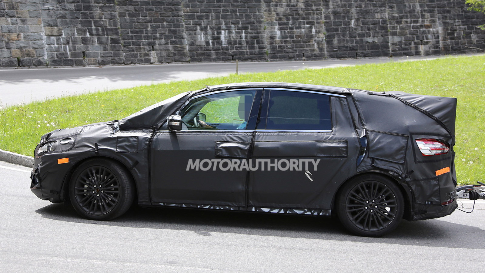 2015 Ford S-Max spy shots