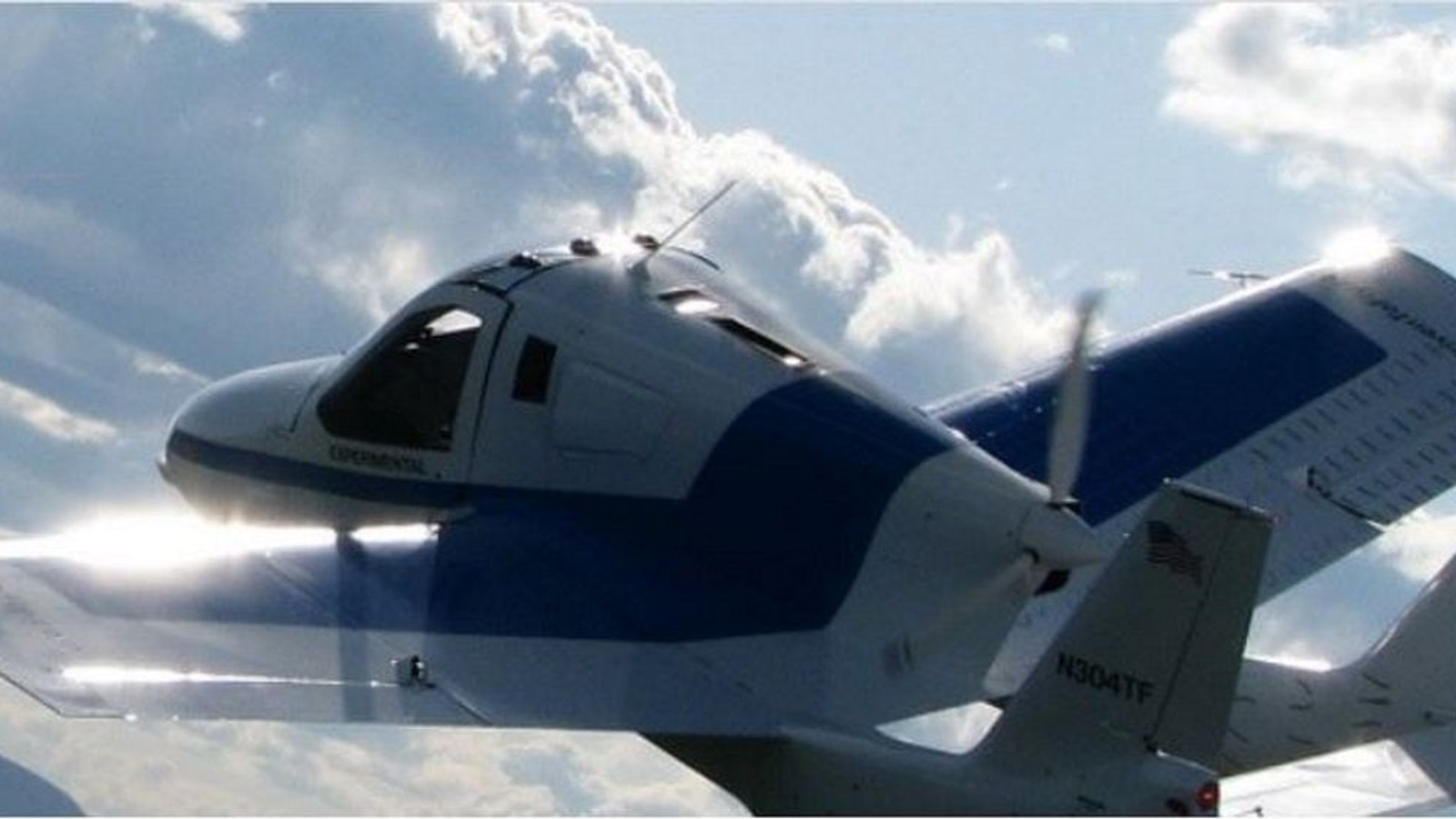 Terrafugia prototype in flight