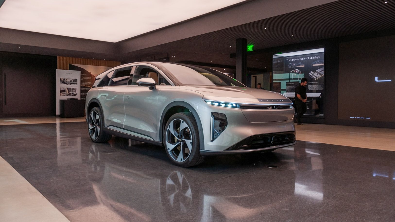 Lucid Gravity Electric SUV Revealed - CNET