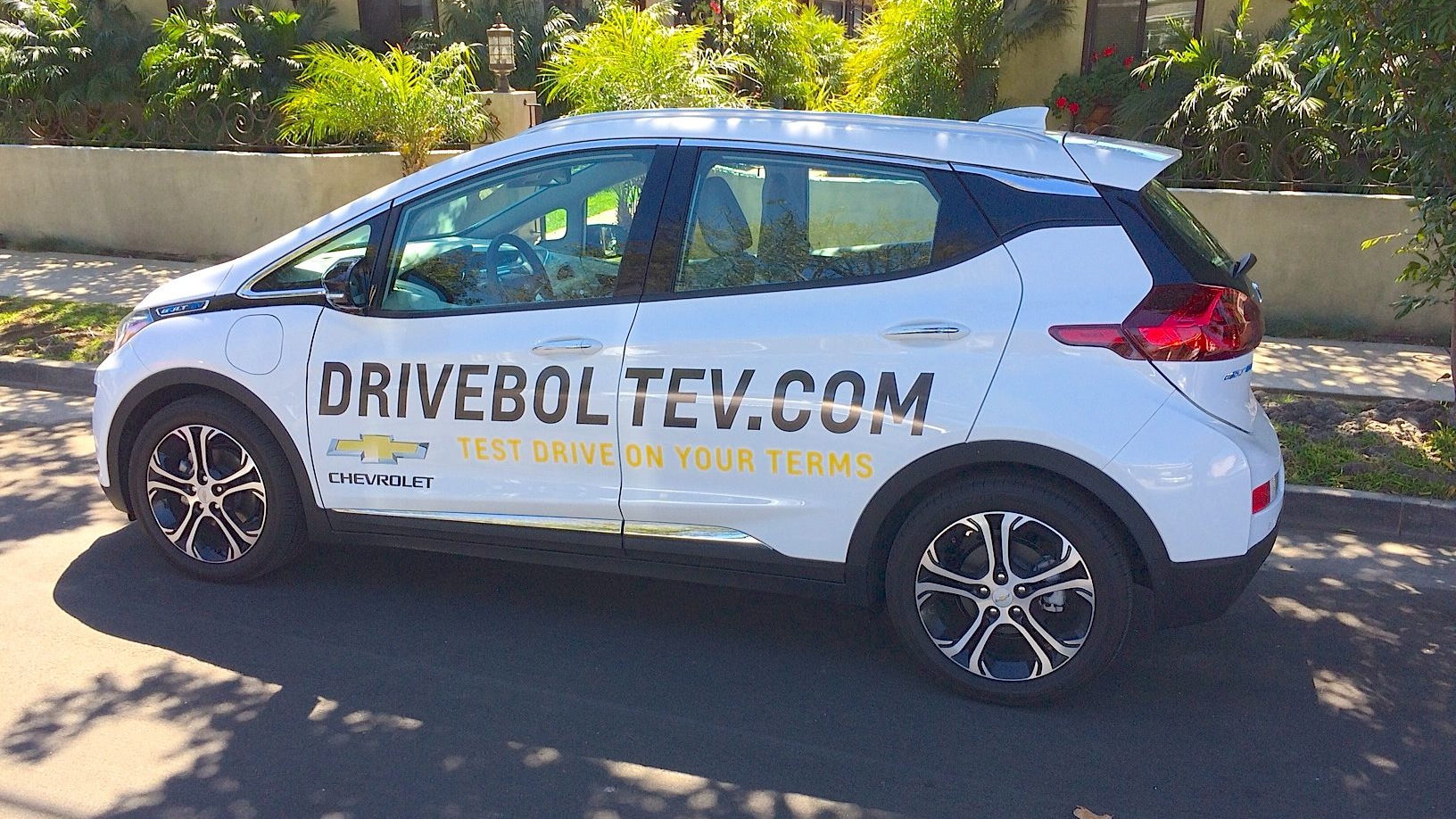 2017 Chevrolet Bolt EV electric car, brought to Kelly Olsen's house for test drive, March 2017