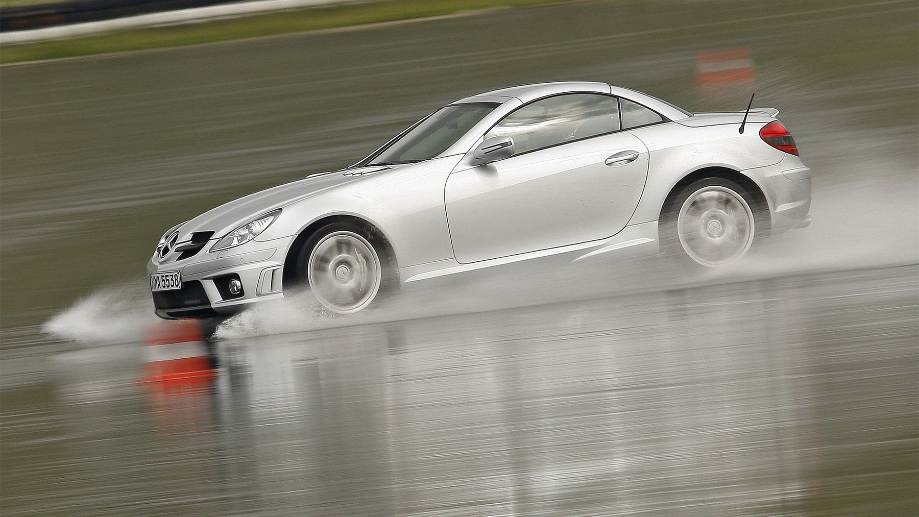 mercedes amg driving academy 2009 001