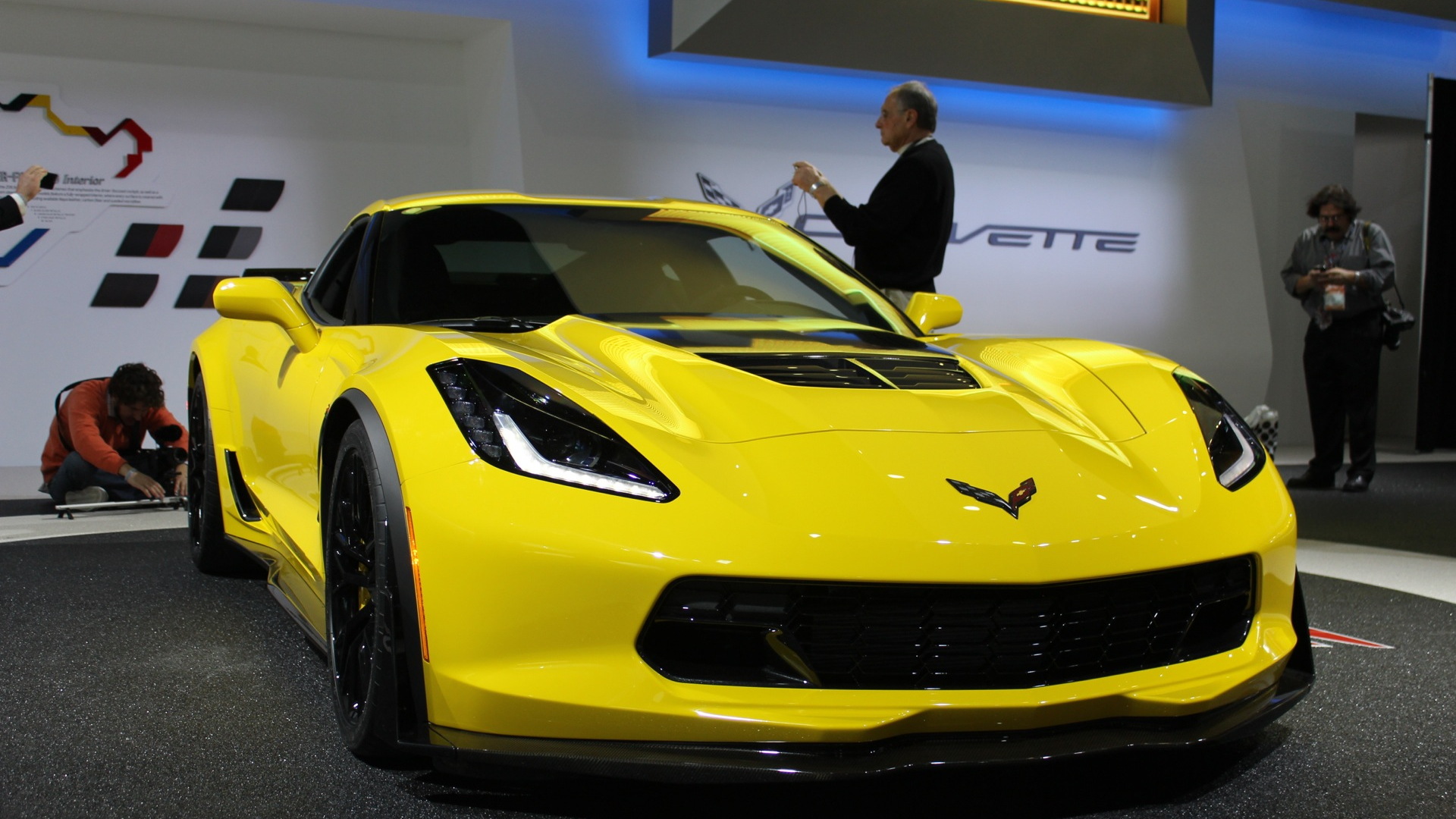 2015 Chevrolet Corvette Z06  -  2014 Detroit Auto Show live photos