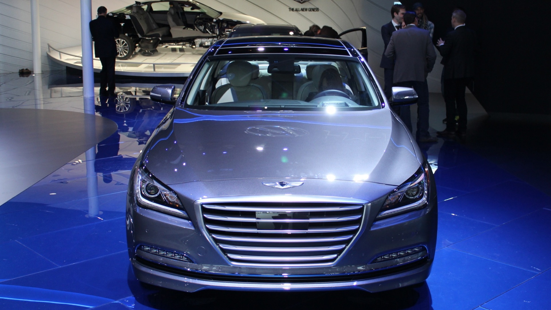 2015 Hyundai Genesis  -  2014 Detroit Auto Show live photos