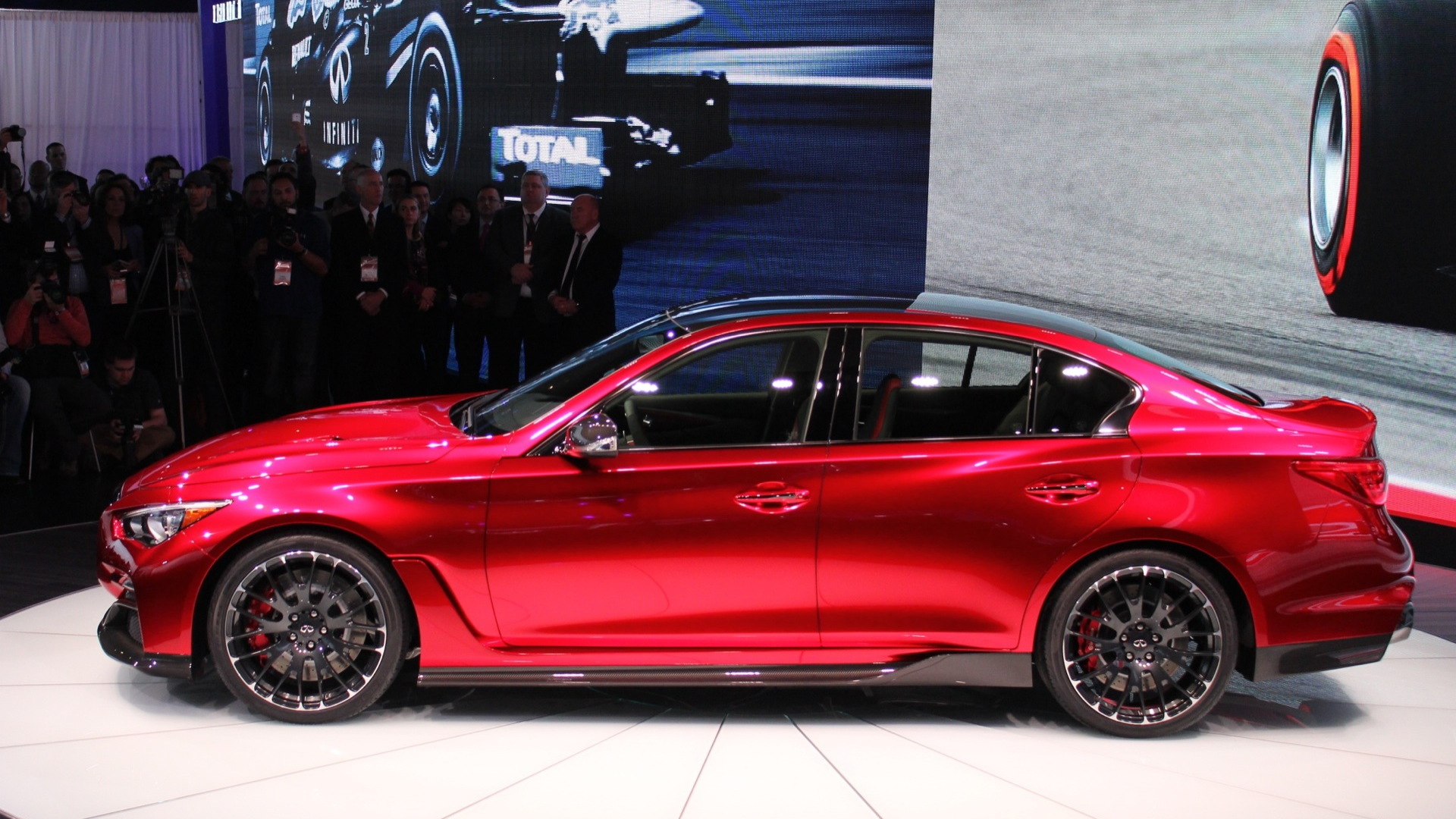 Infiniti Q50 Eau Rouge Concept  -  2014 Detroit Auto Show