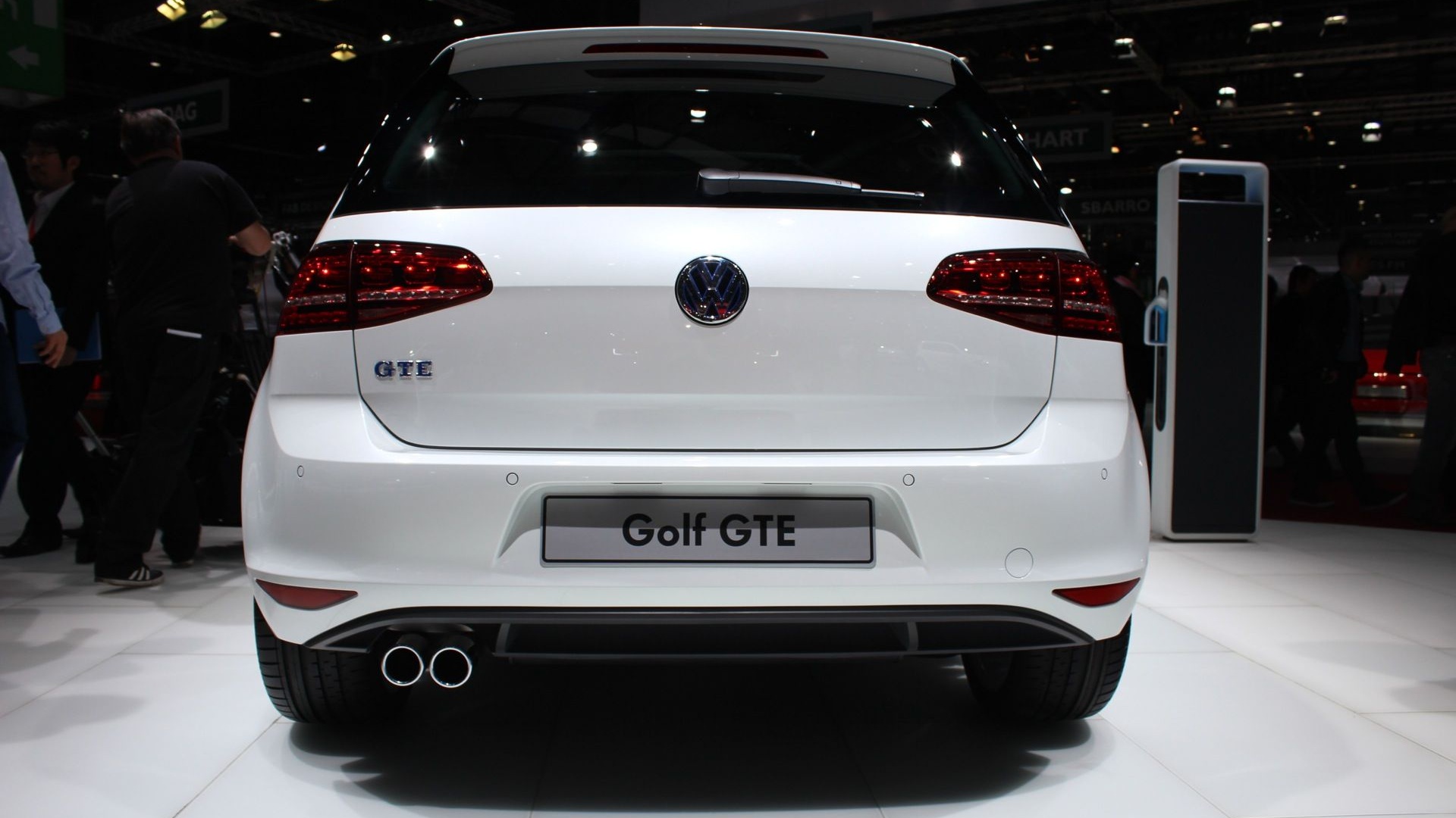 Volkswagen Golf Gte Plug In Hybrid Live Photos From Geneva