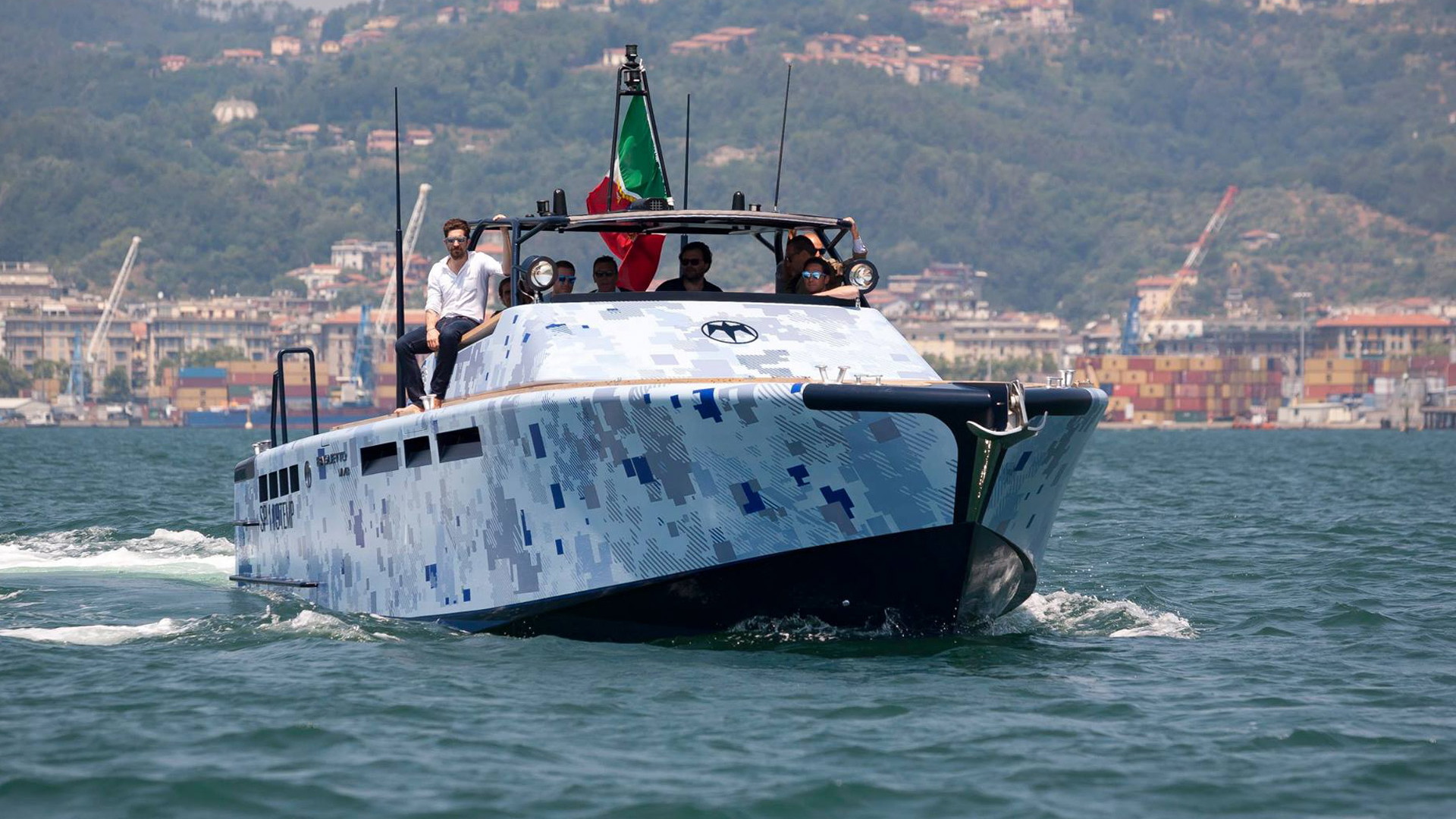 Yacht customized by Garage Italia Customs