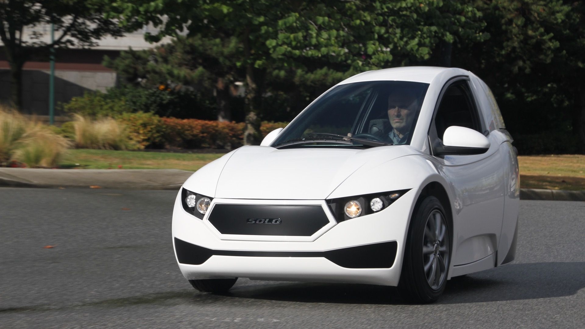 Electra Meccanica Solo Three wheeled Electric Car Unveiled