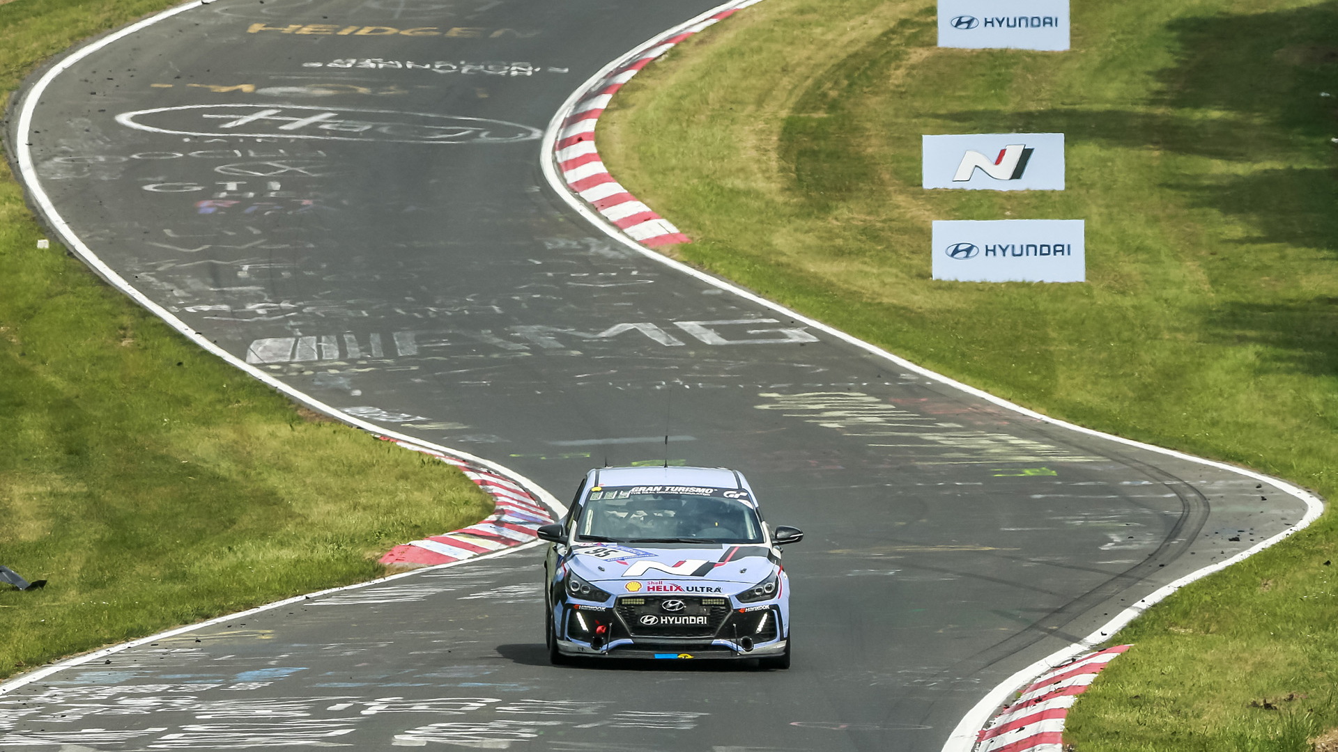 2018 Hyundai i30 N races in the 2017 24 Hours Nürburgring