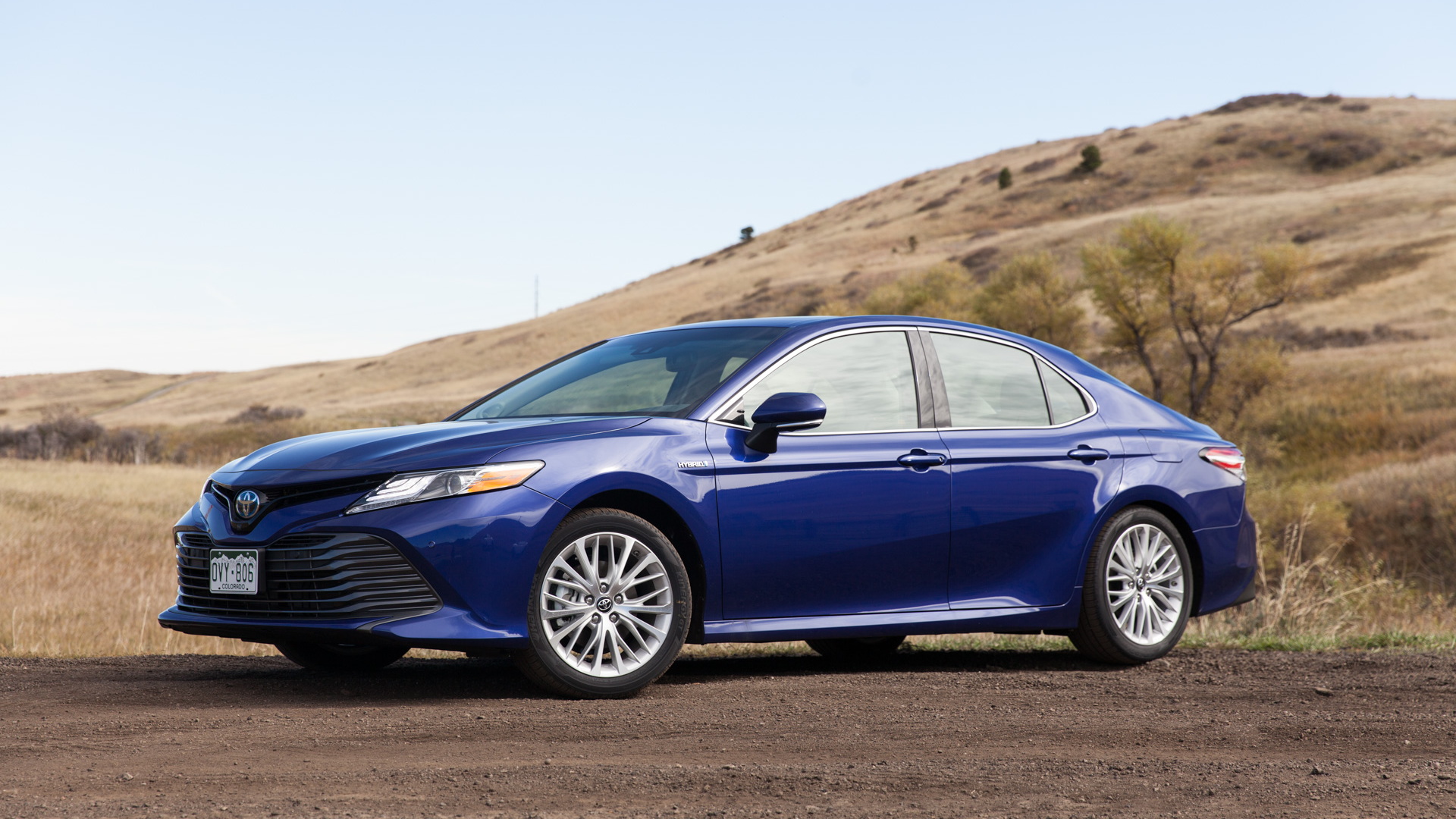 2018 Toyota Camry Hybrid SE Test Drive Review toyota