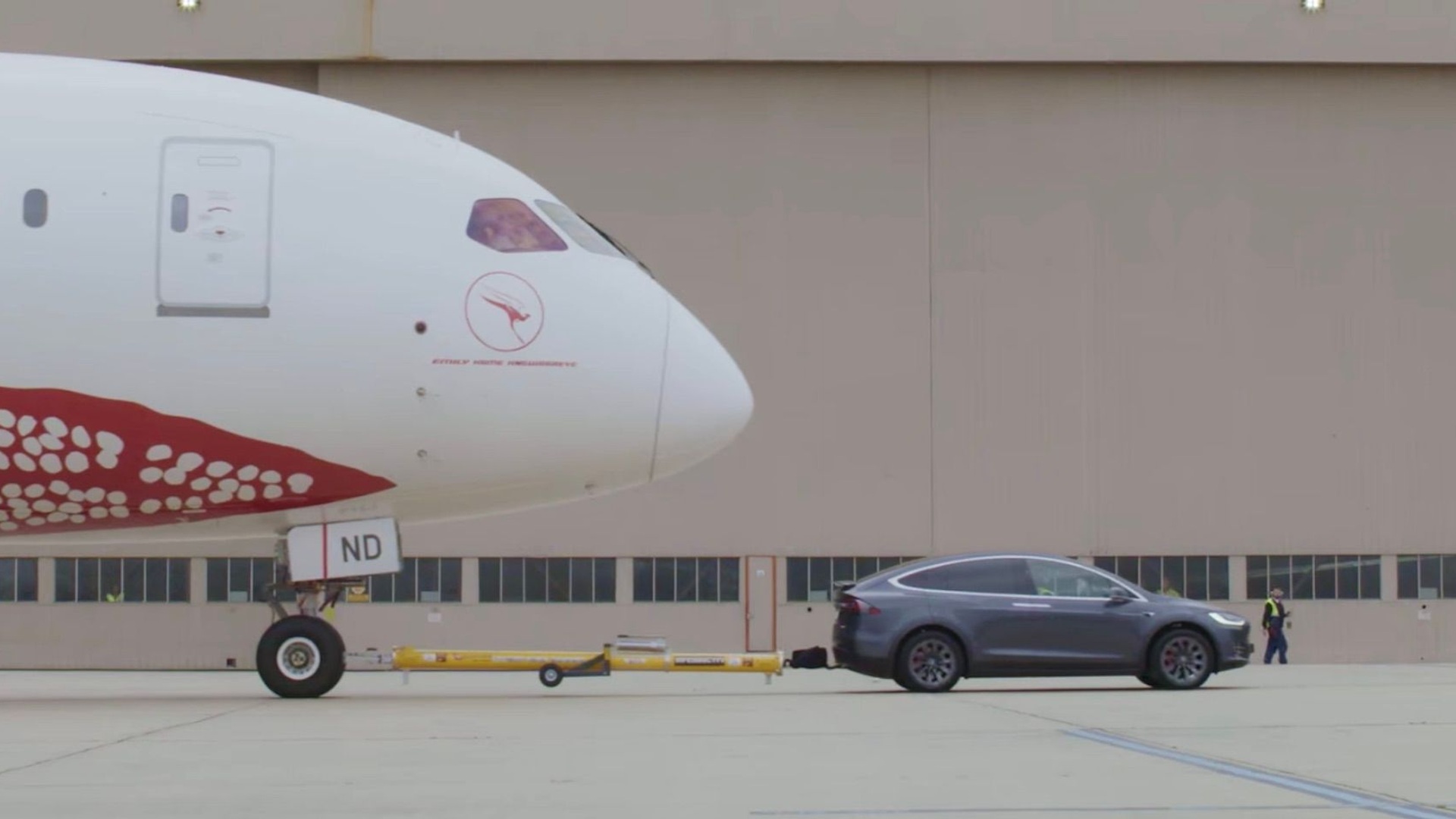 Tesla Model X Sets World Record Towing A Boeing 787 9 Dreamliner