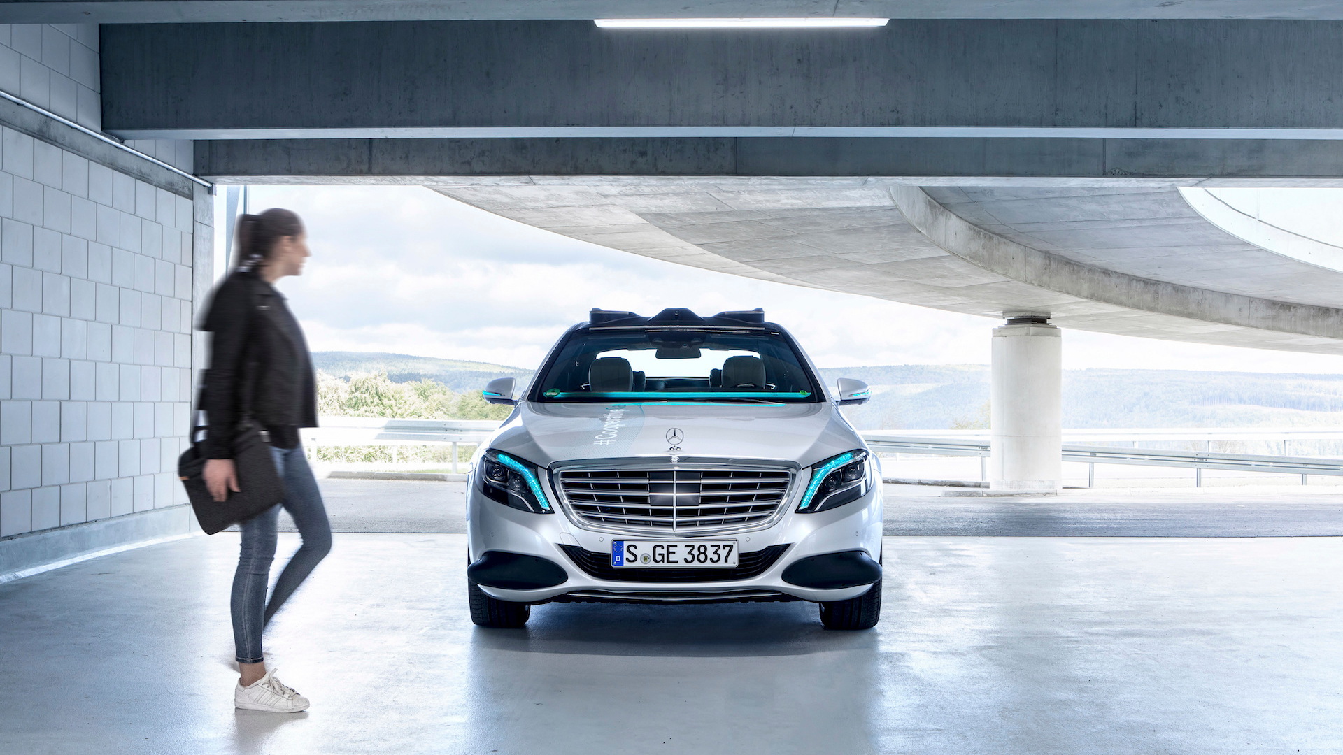 Mercedes-Benz self-driving Cooperation Car