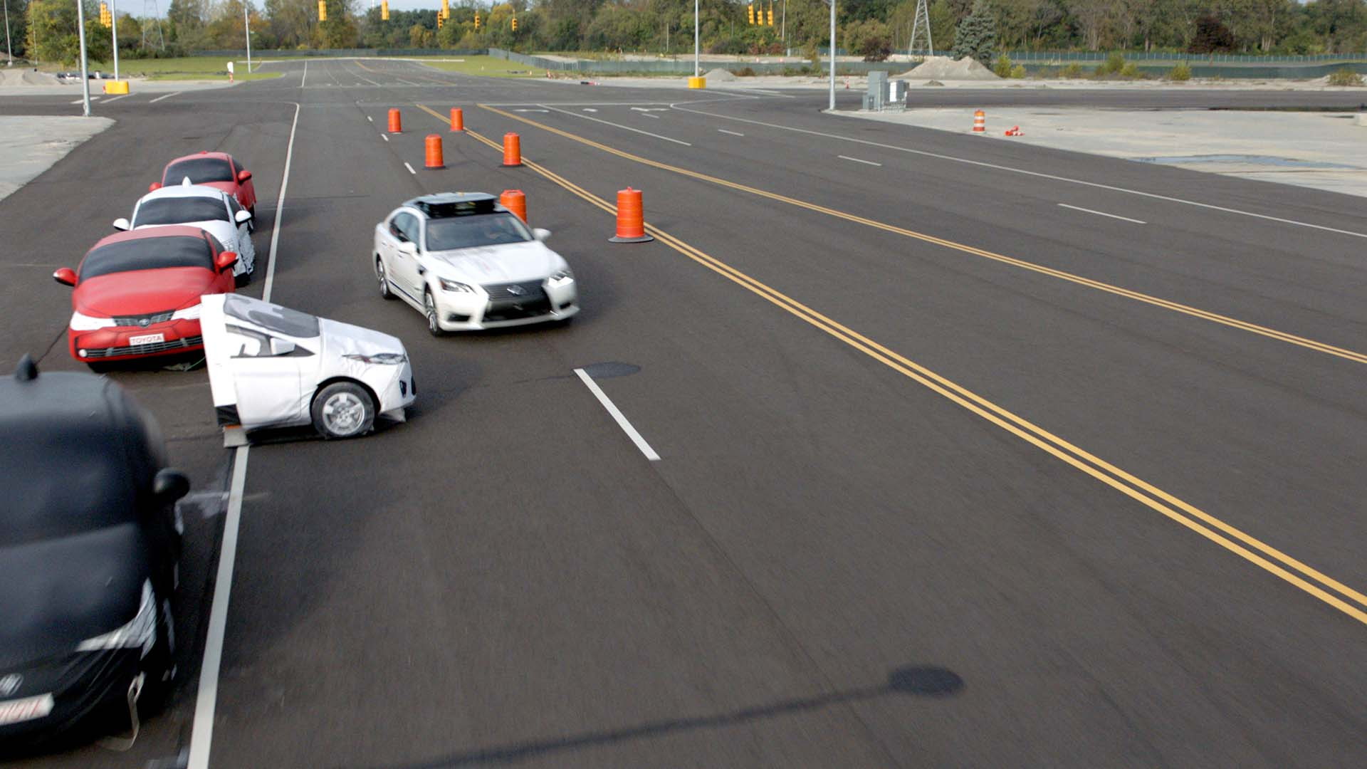 Toyota Research Institute simulation of actual 3-car crash, to test Guardian active-safety system