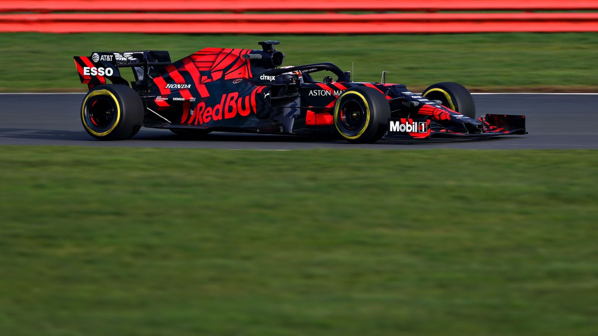 2019 Red Bull Racing F1 car revealed, fires up Honda engine at Silverstone