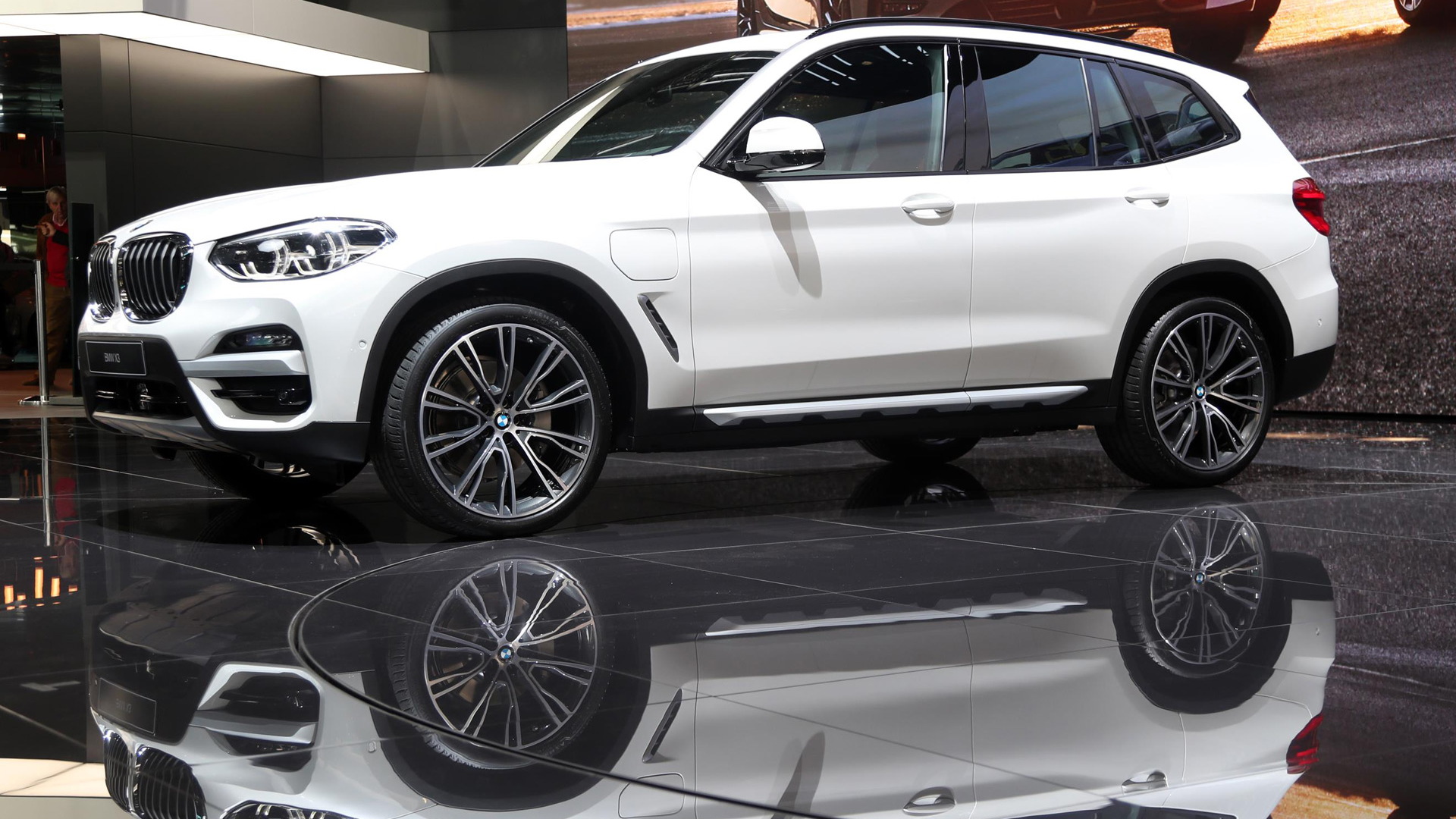 BMW X3 xDrive30e plug-in hybrid due in US in 2020