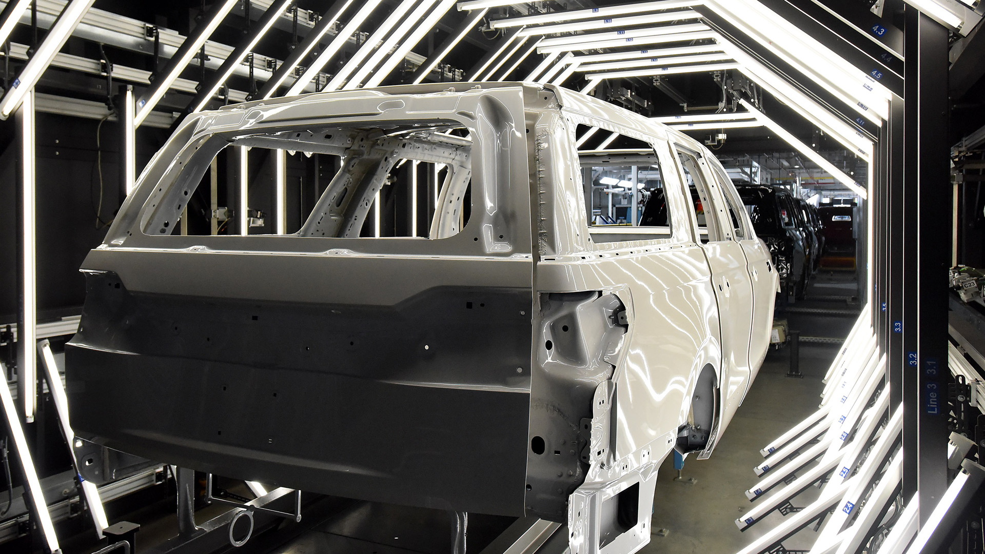 Ford Explorer and Lincoln Navigator production at Kentucky Truck Plant in Louisville, Kentucky