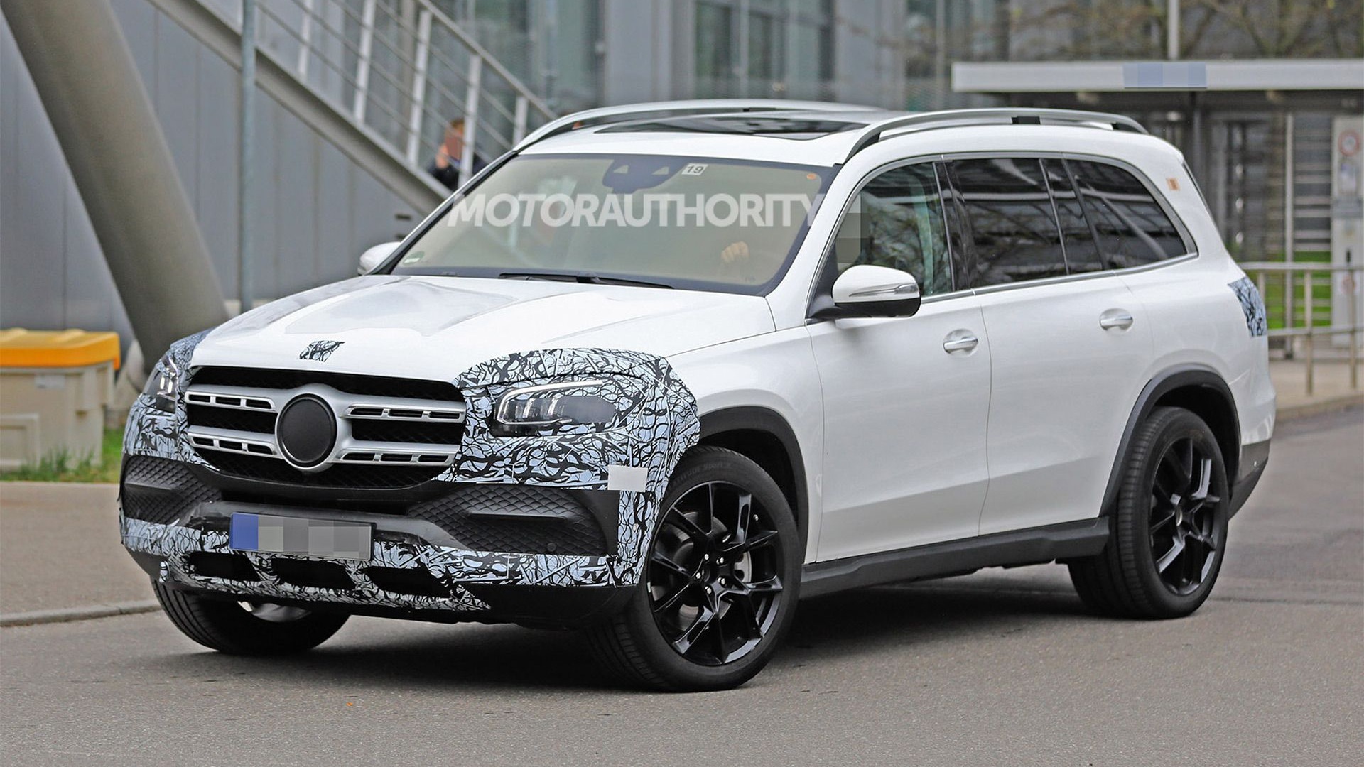 2020 Mercedes-Benz GLS spy shots - Image via S. Baldauf/SB-Medien