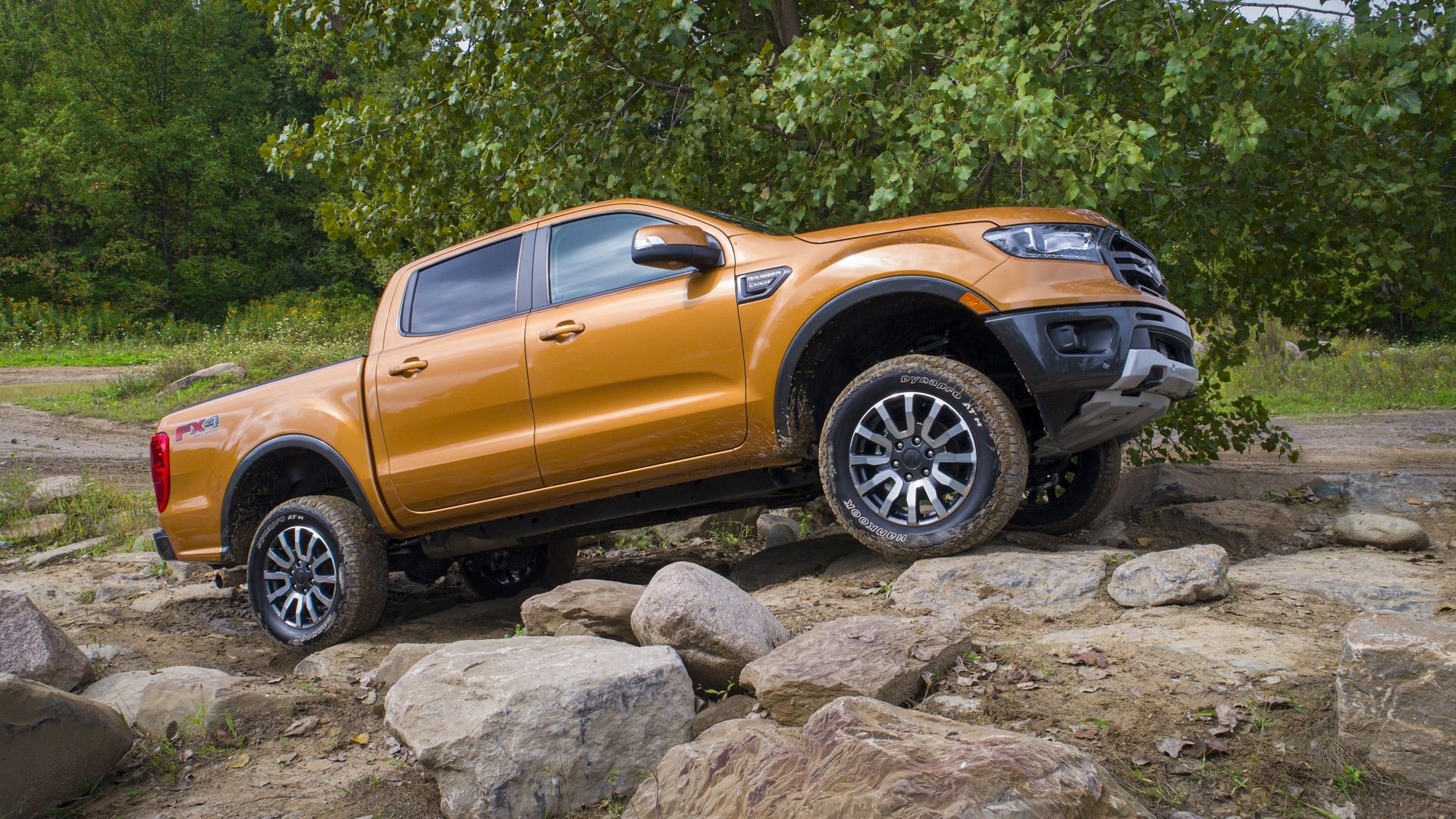 2019 Ford Ranger with self-leveling kit