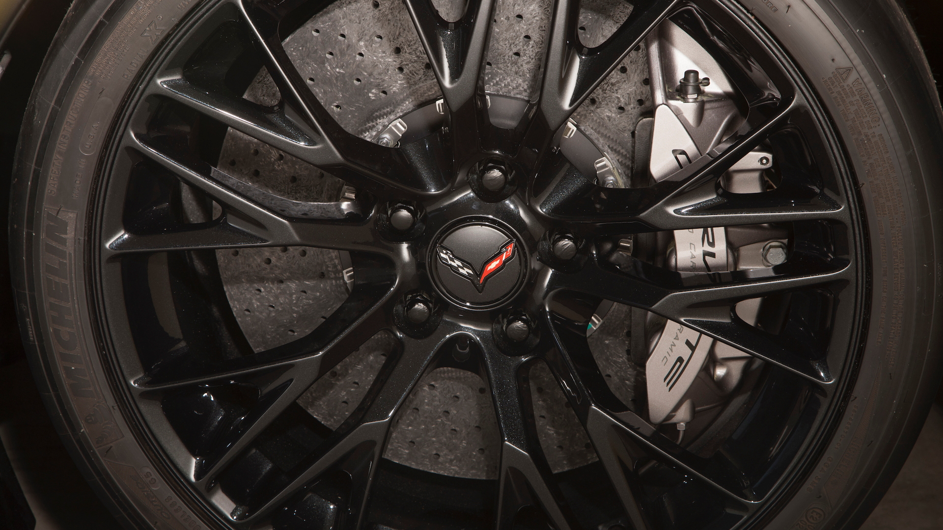 2015 Chevrolet Corvette Z06 carbon-ceramic brakes