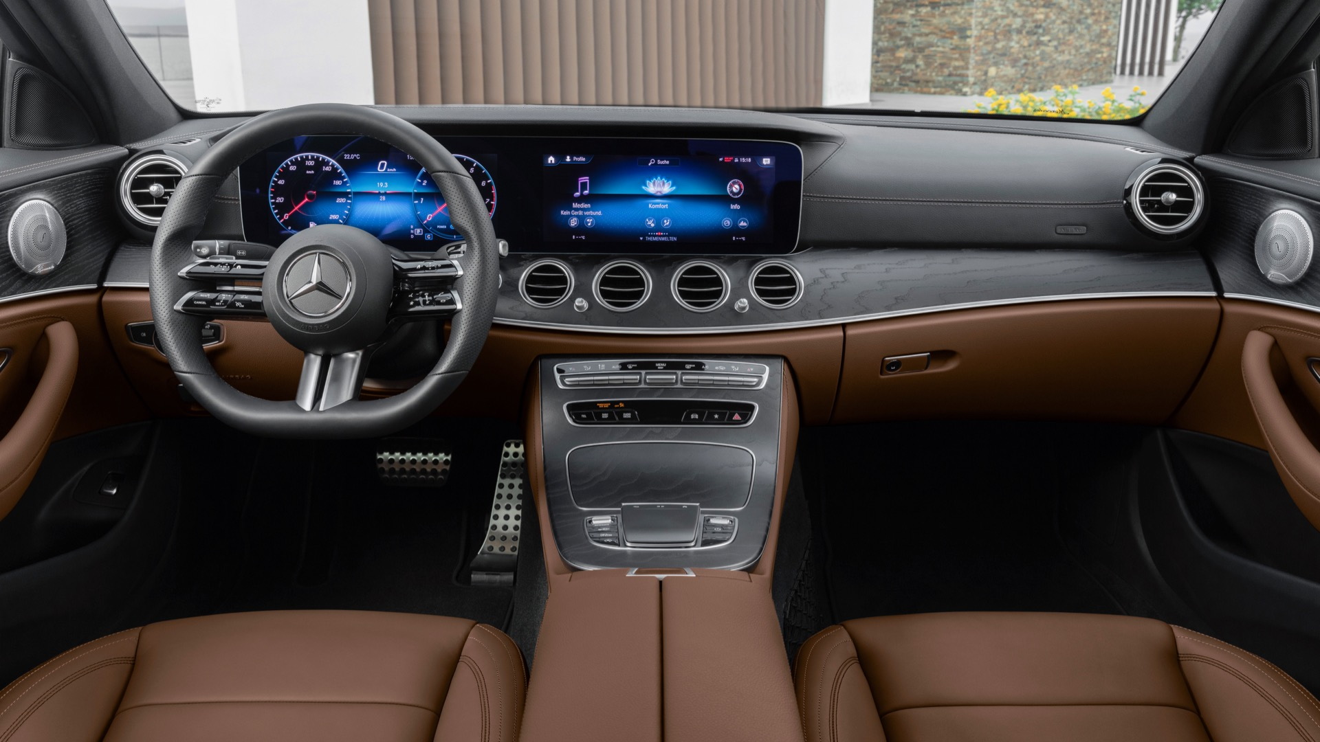 2021 Mercedes-Benz E-Class dashboard