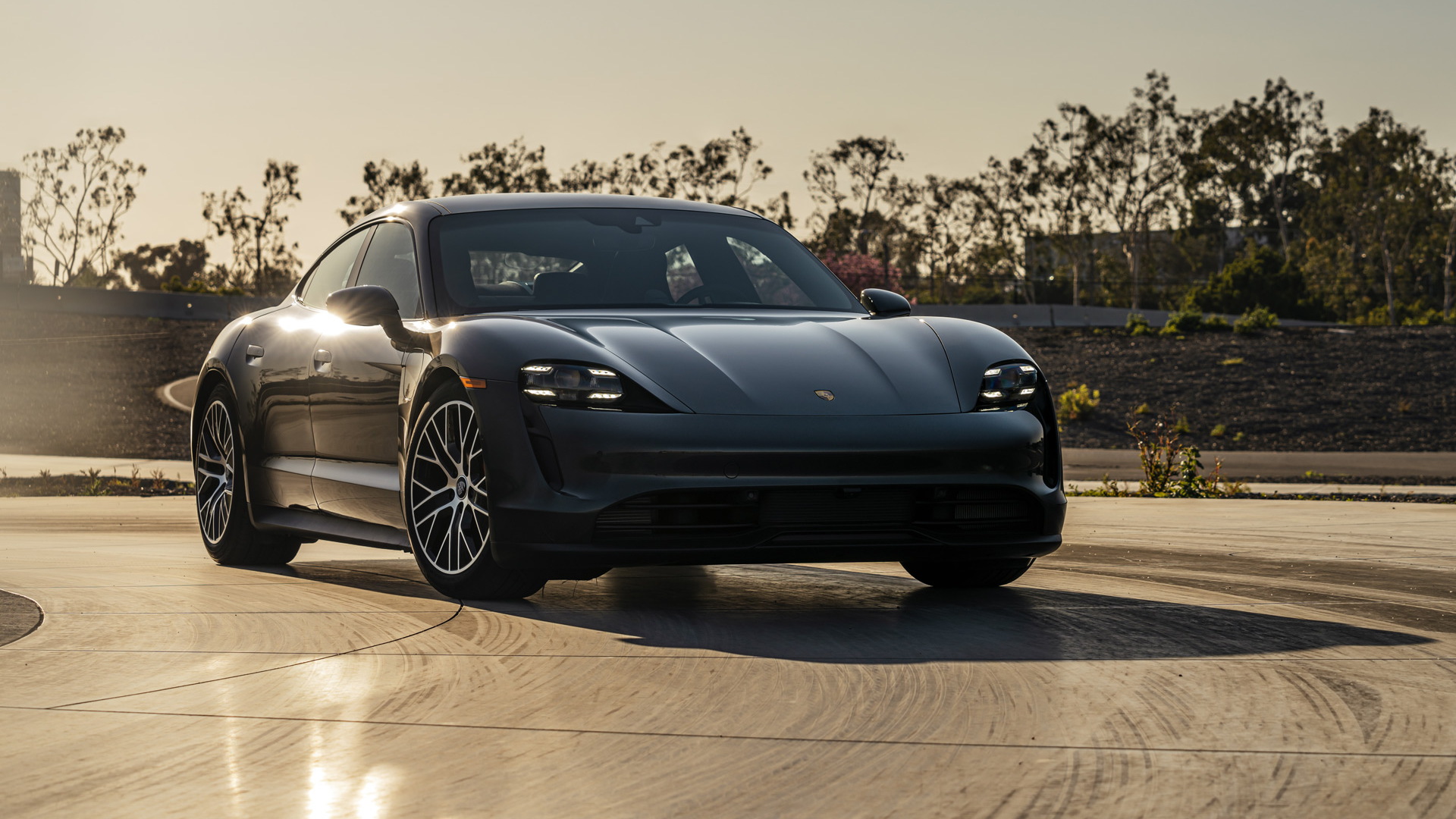 2021 Porsche Taycan gets color head-up display, on-demand features
