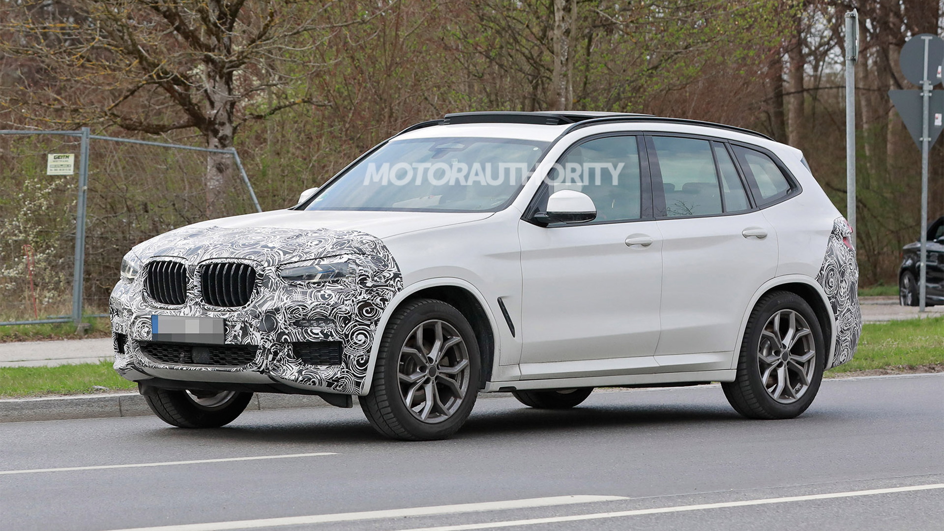 2022 BMW X3 facelift spy shots - Photo credit: S. Baldauf/SB-Medien