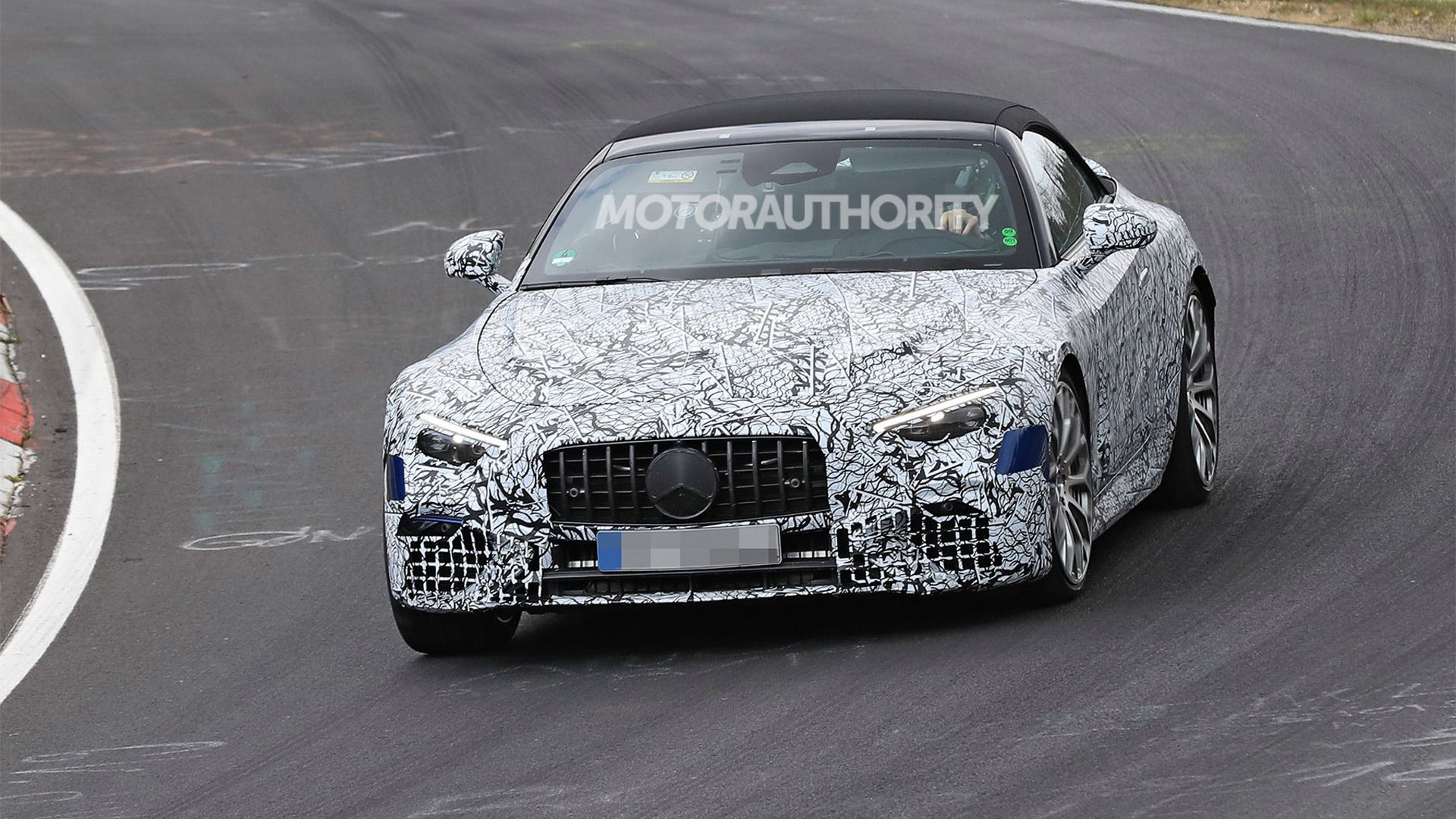 2022 Mercedes-Benz AMG SL Roadster spy shots - Photo credit: S. Baldauf/SB-Medien