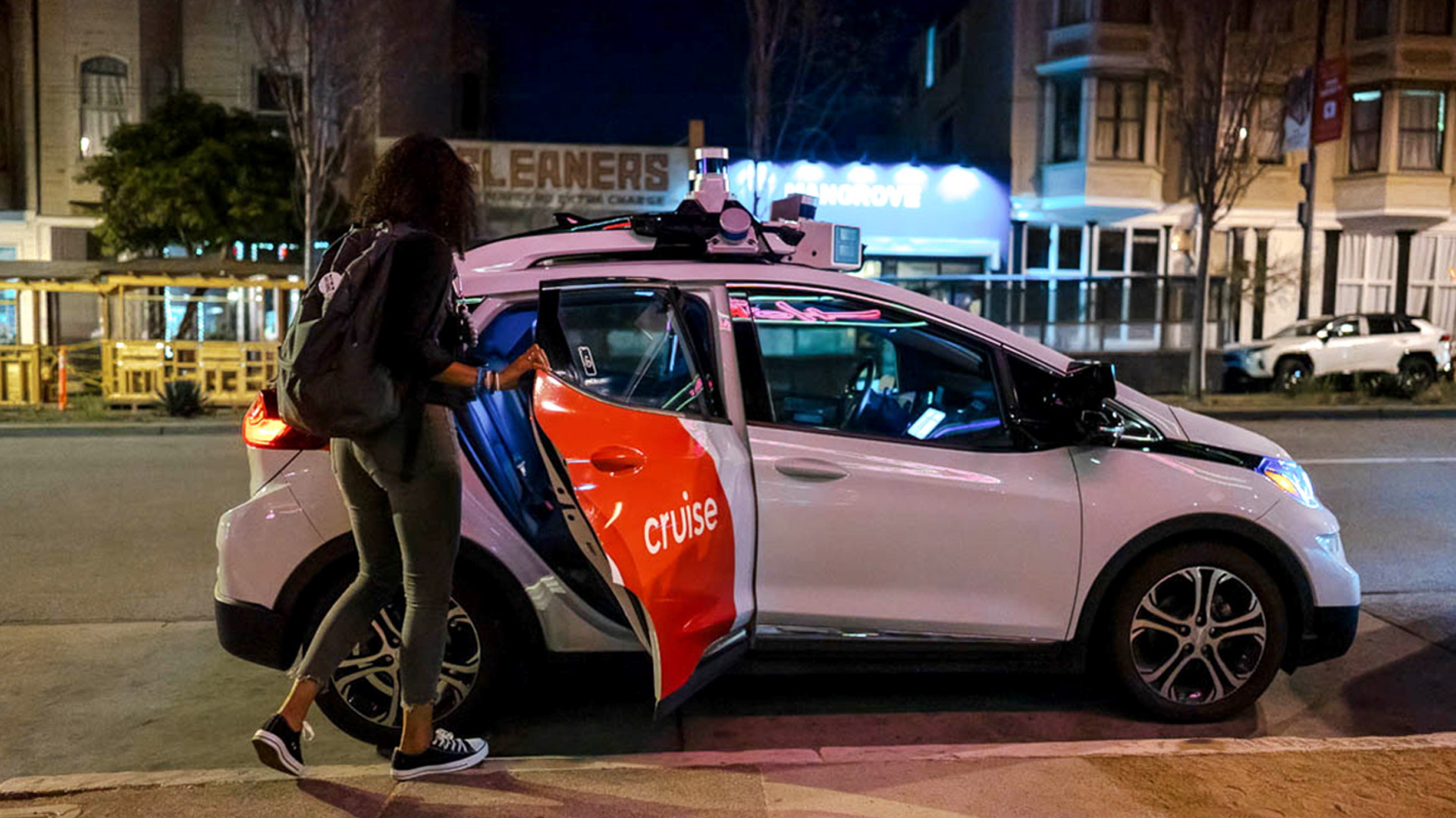 Cruise self-driving taxi in San Francisco