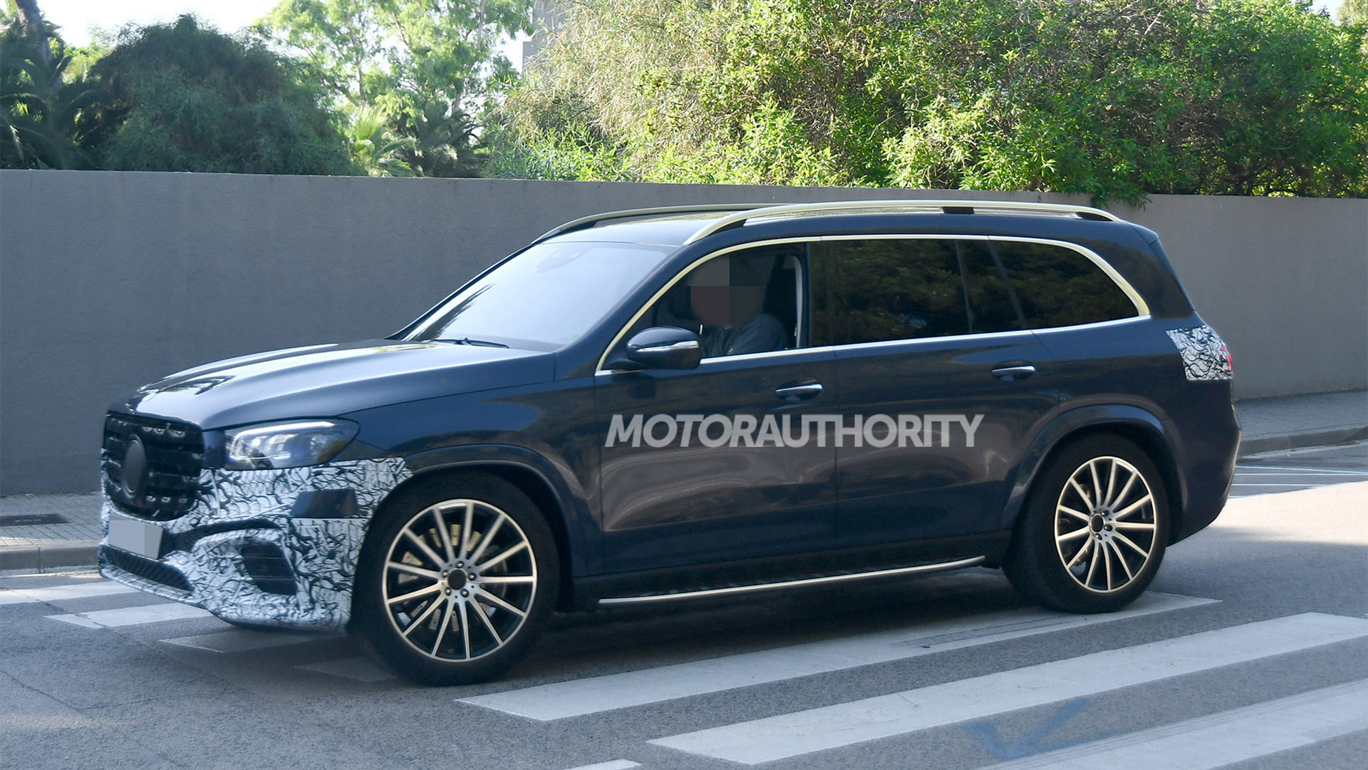 2024 MercedesBenz GLSClass spy shots and video Small update for big SUV