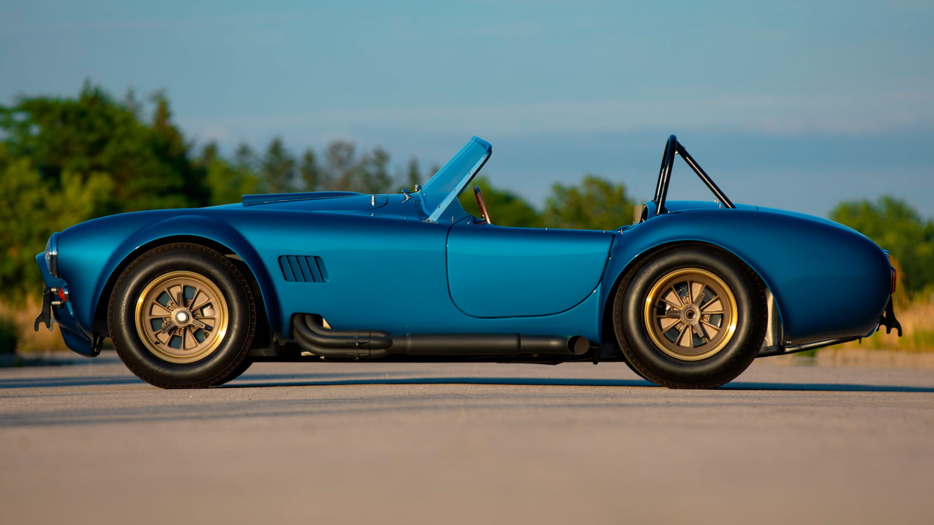 1965 Shelby 427 Competition Cobra bearing chassis no. CSX3006 - Photo credit: Mecum