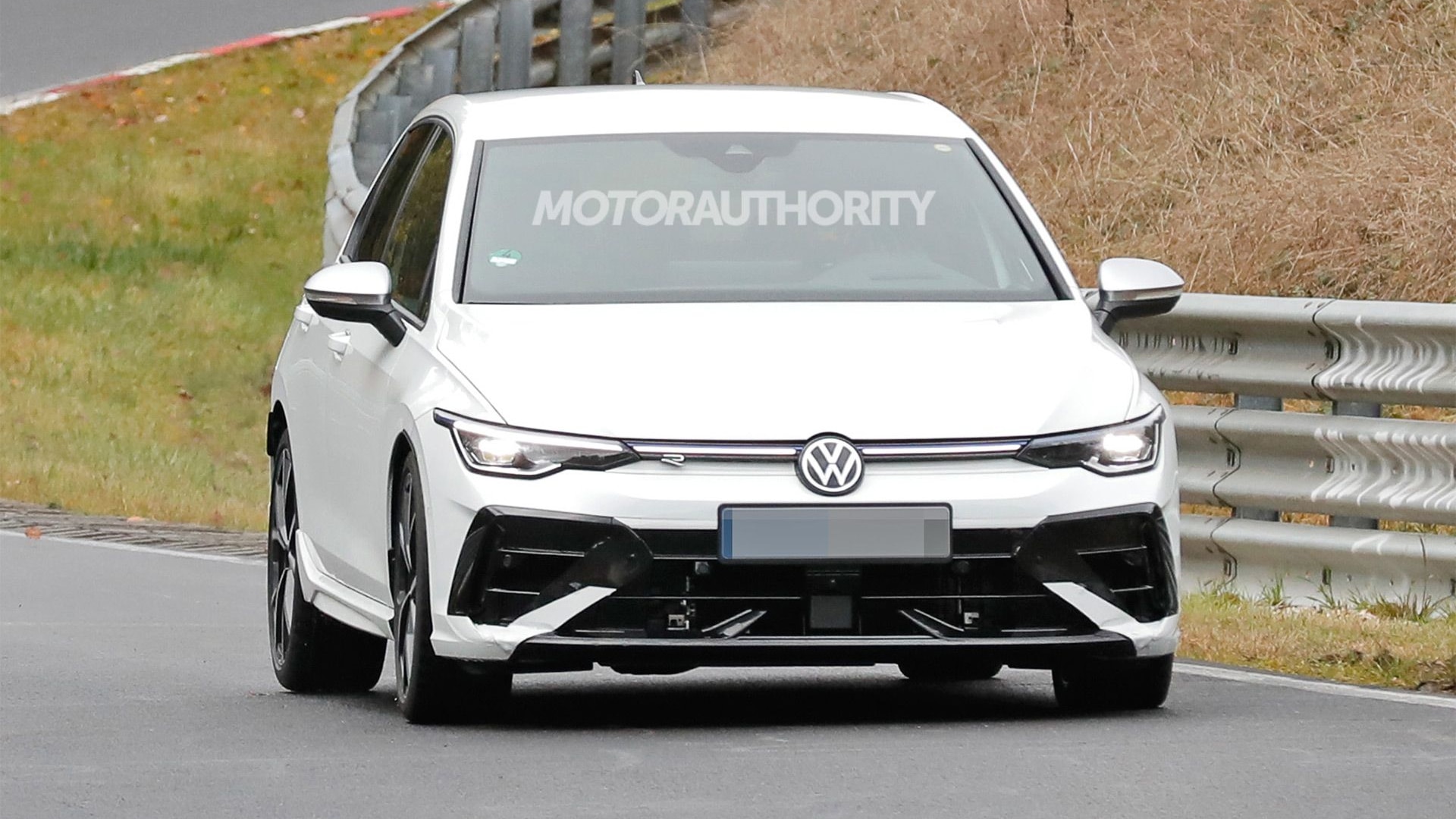 2025 Volkswagen Golf R facelift spy shots - Photo credit: Baldauf