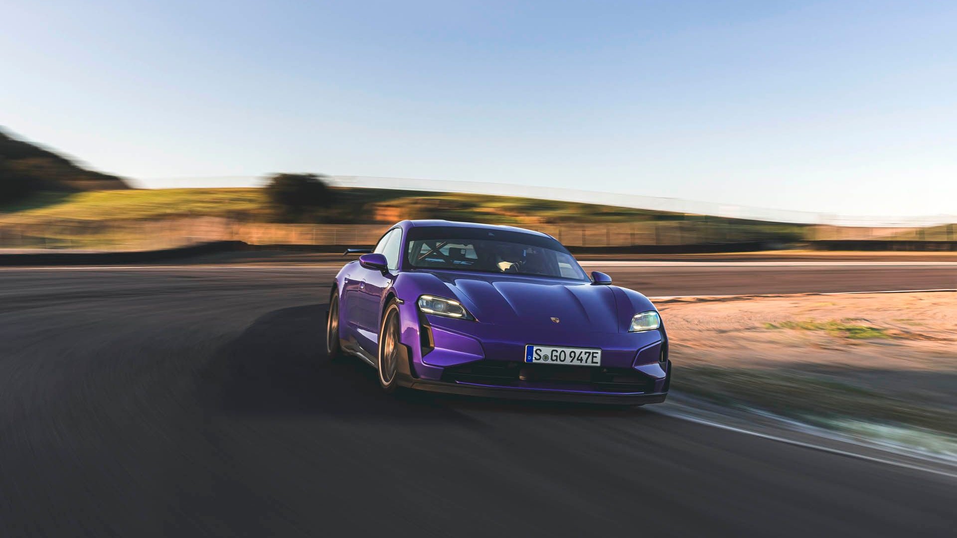 2025 Porsche Taycan Turbo GT