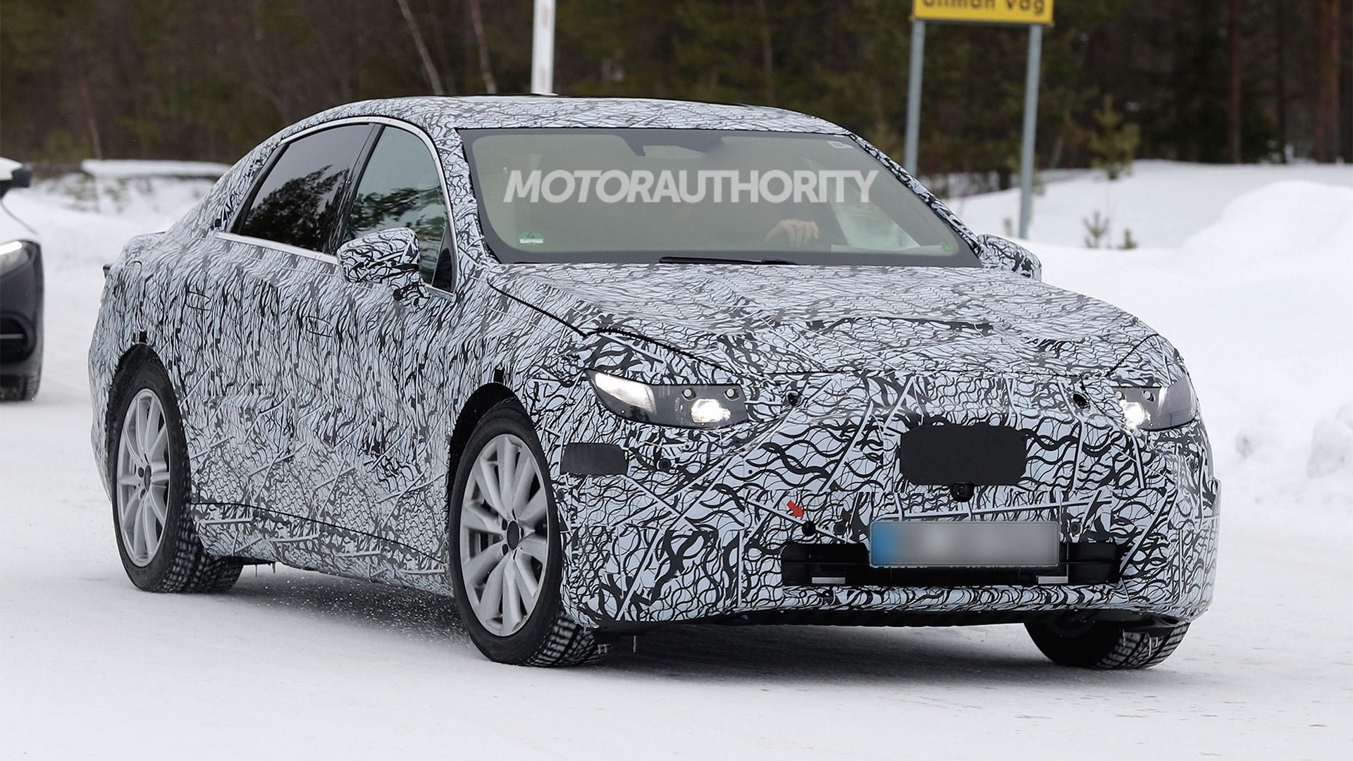 2026 Mercedes-Benz C-Class EV spy shots - Photo credit: Baldauf