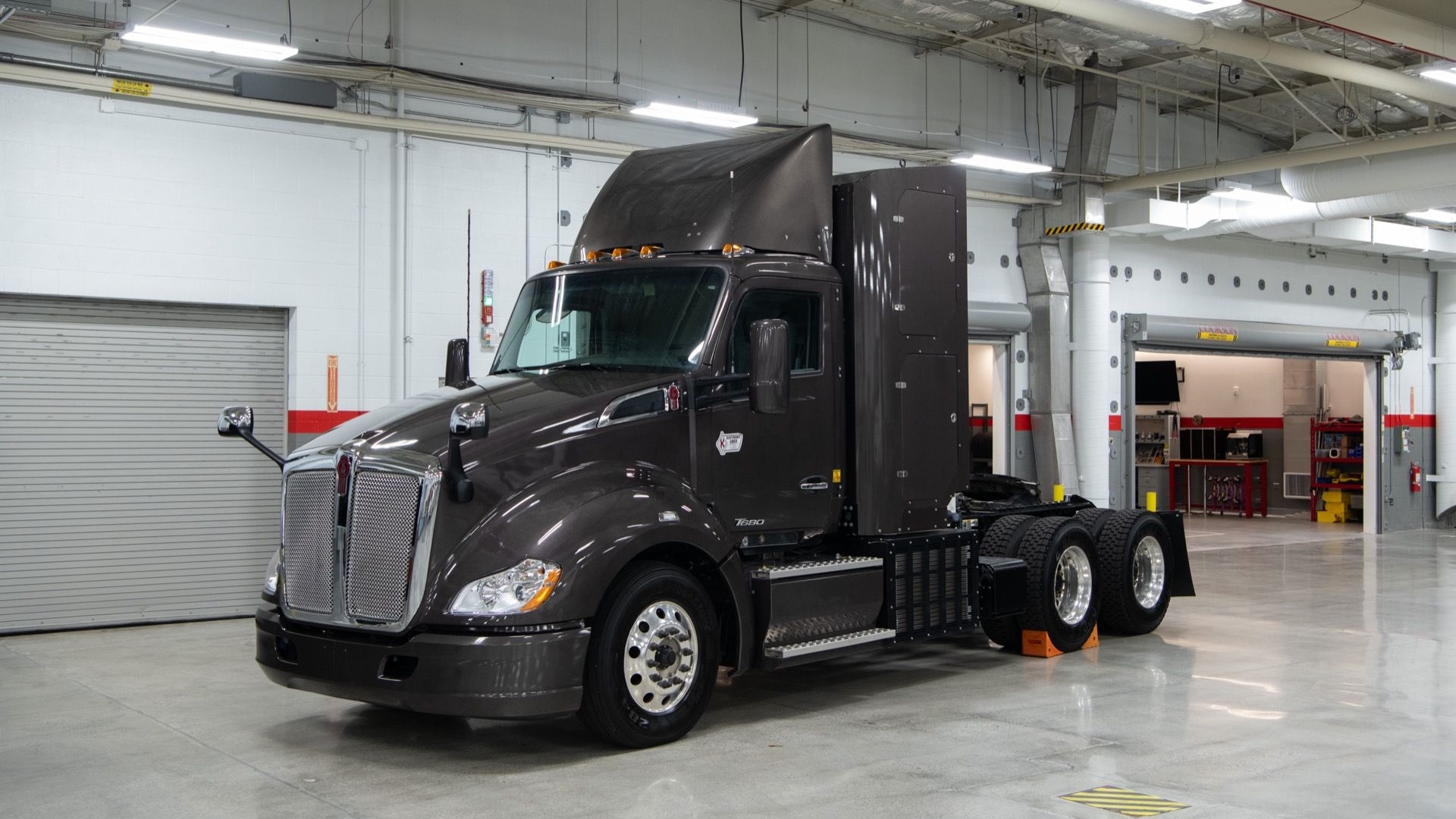 Kenworth-Toyota hydrogen fuel-cell semi prototype. -  May 2024