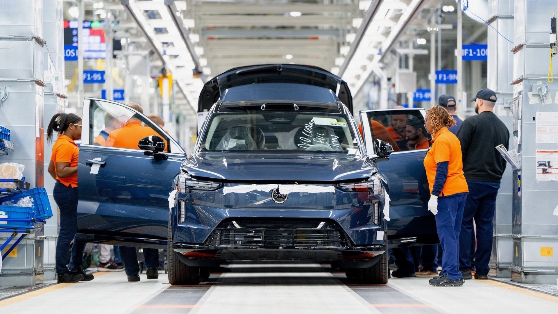 2025 Volvo EX90 production begins in South Carolina