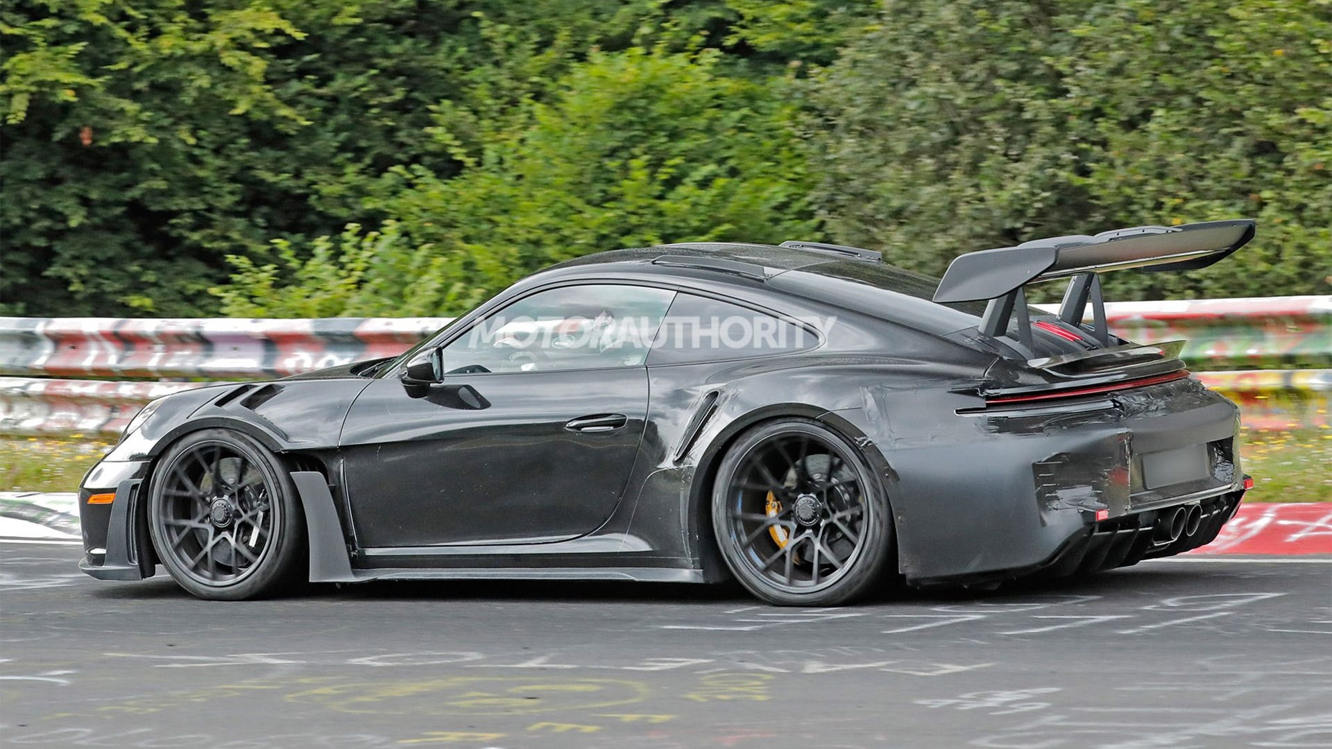 2026 Porsche 911 GT3 RS facelift spy shots - Photo via Baldauf