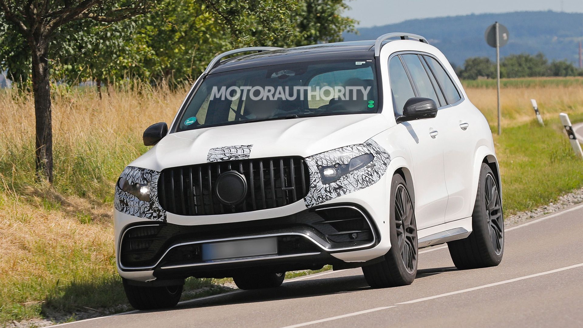 2027 Mercedes-Benz AMG GLS 63 facelift spy shots - Photo via Baldauf