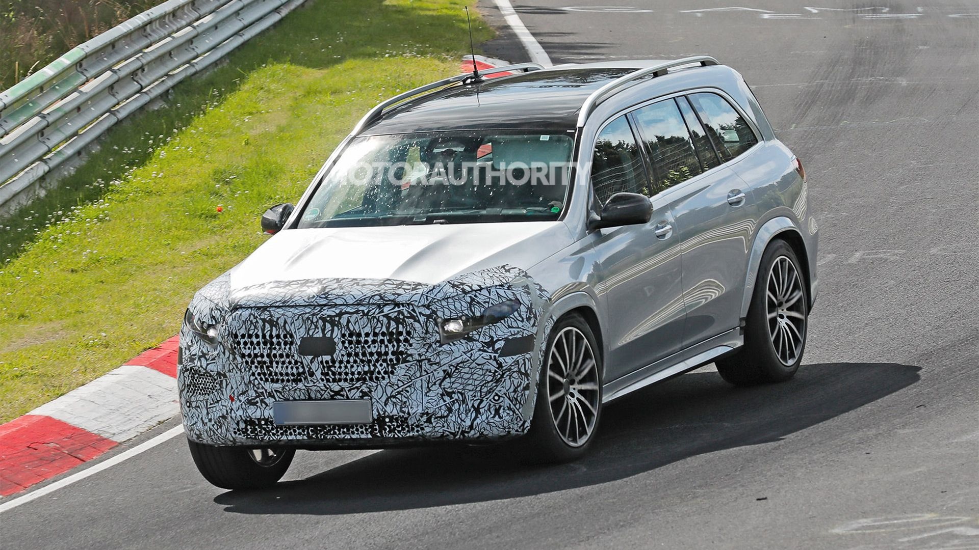 2027 Mercedes-Benz GLS-Class facelift spy shots - Photo via Baldauf